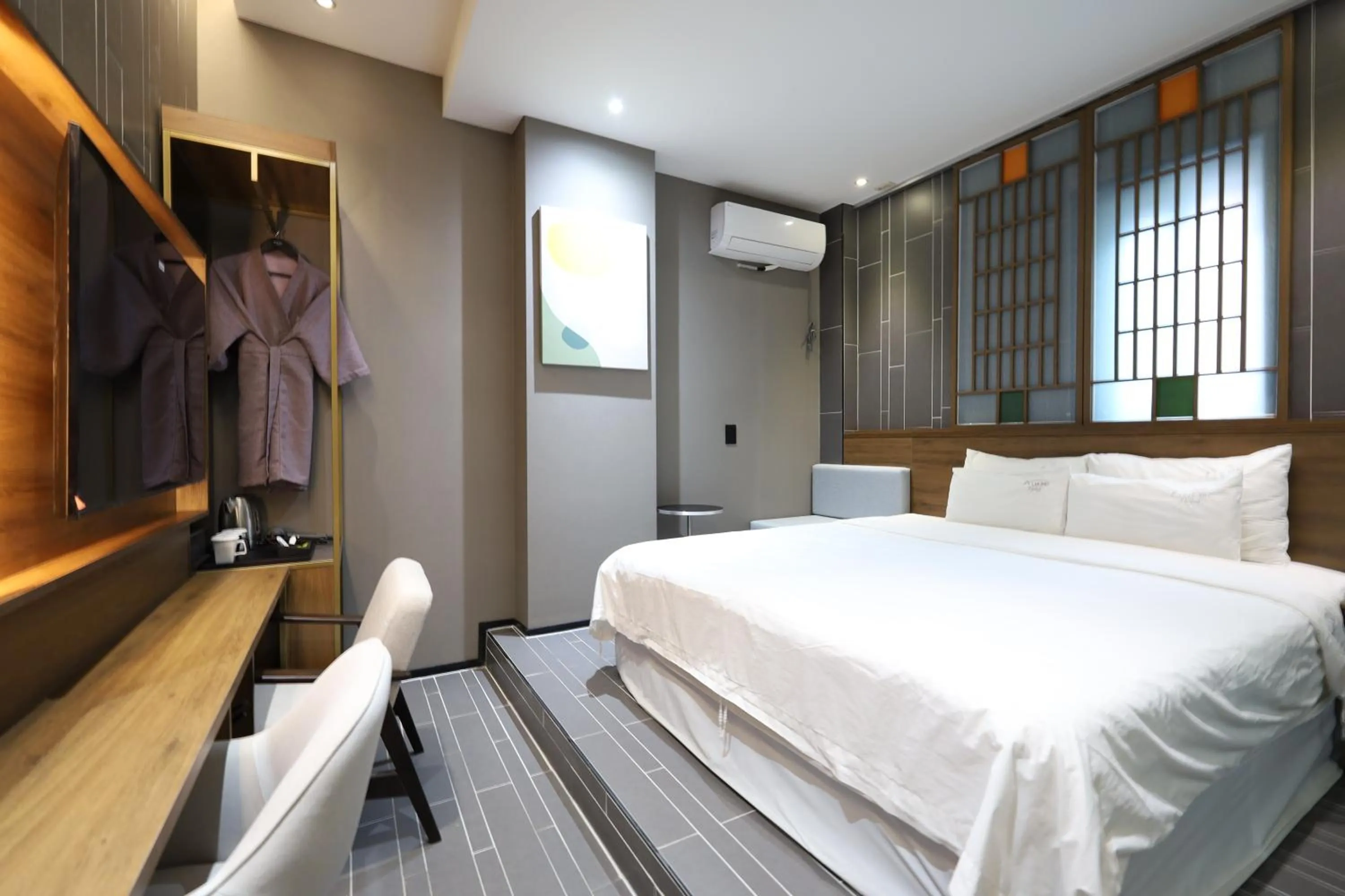 Photo of the whole room, Bed in Almond Hotel Busan Station
