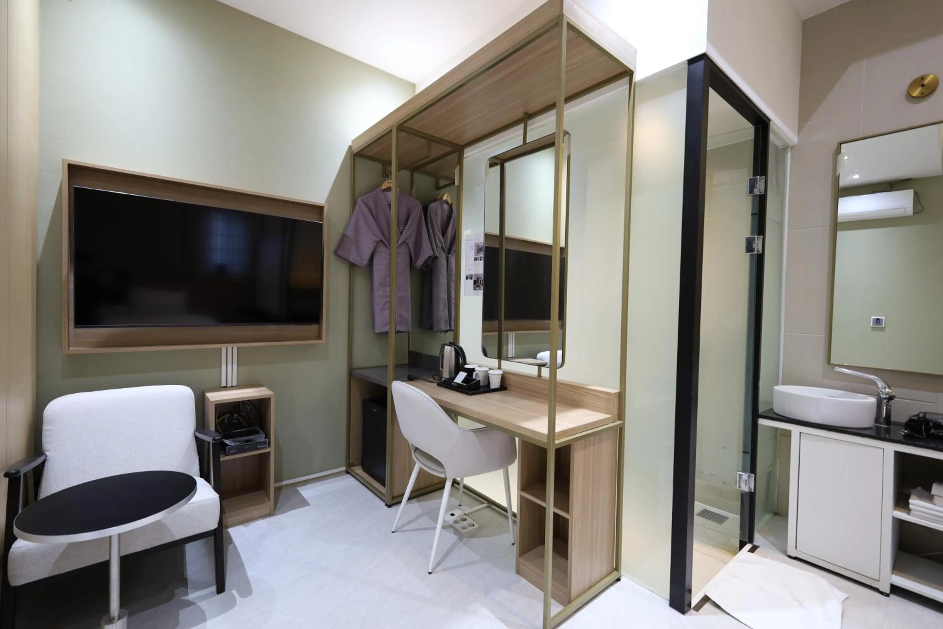 Photo of the whole room in Almond Hotel Busan Station