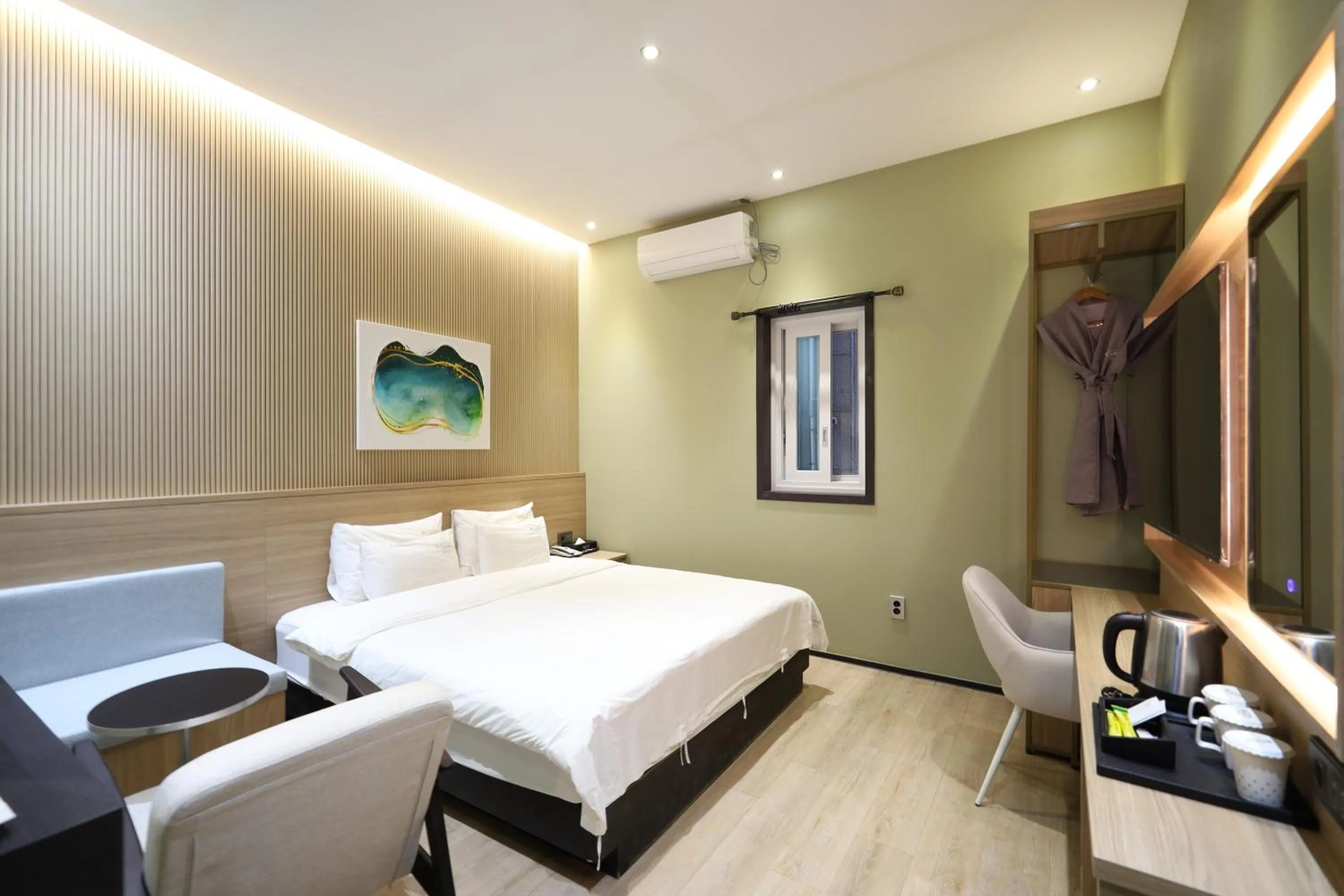 Photo of the whole room, Bed in Almond Hotel Busan Station