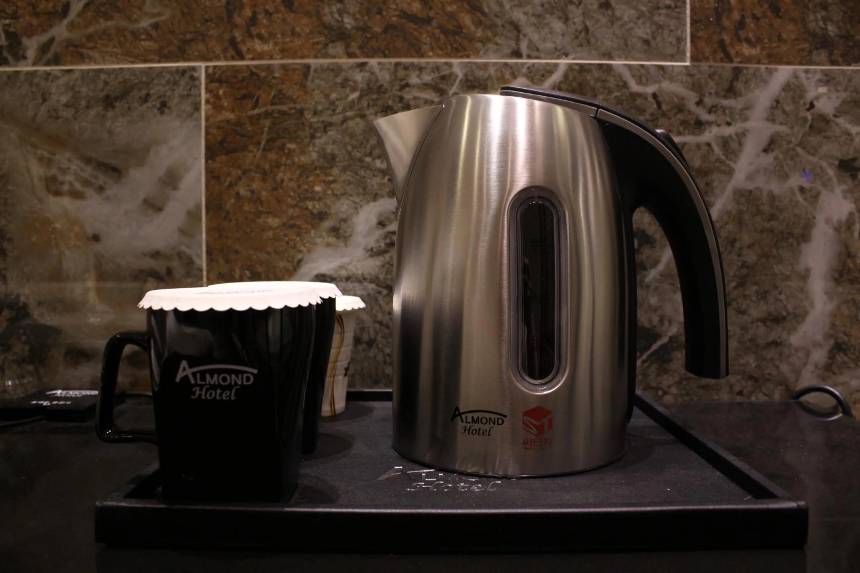Coffee/tea facilities in Almond Hotel Busan Station