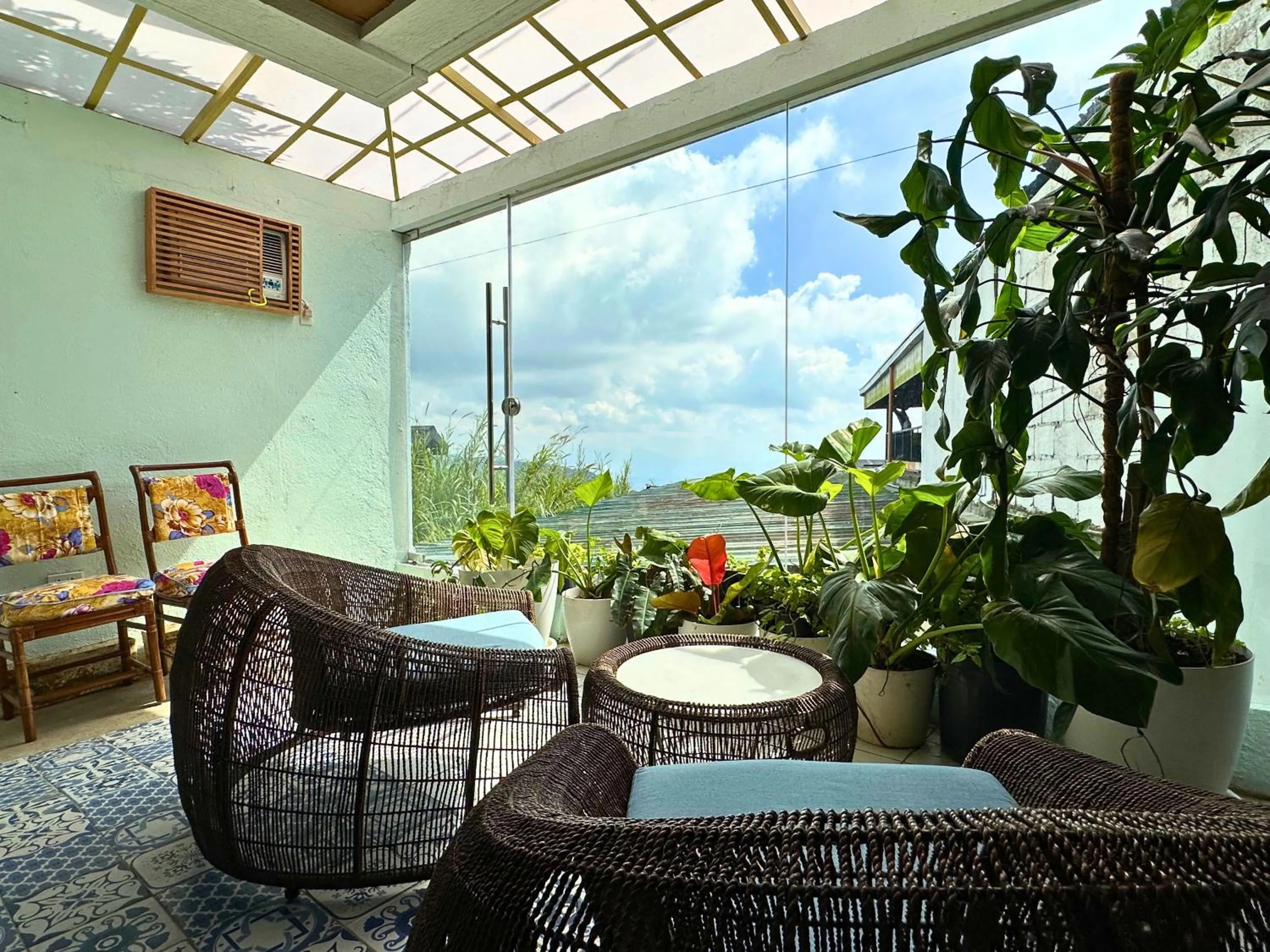 Restaurant/places to eat in Cabins by Eco Hotels