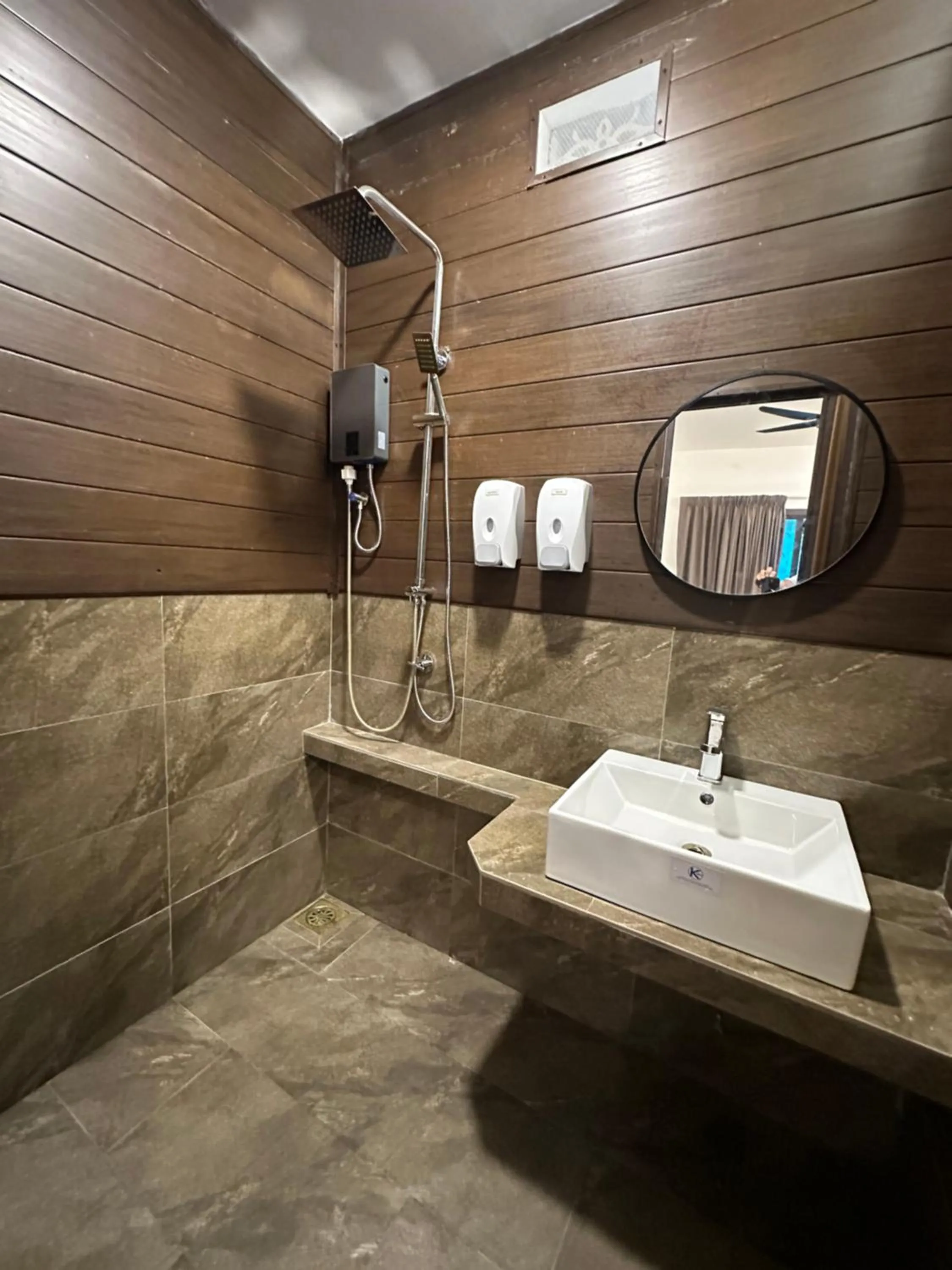 The Barat Perhentian