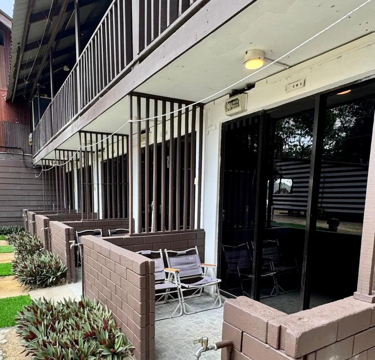 The Barat Perhentian