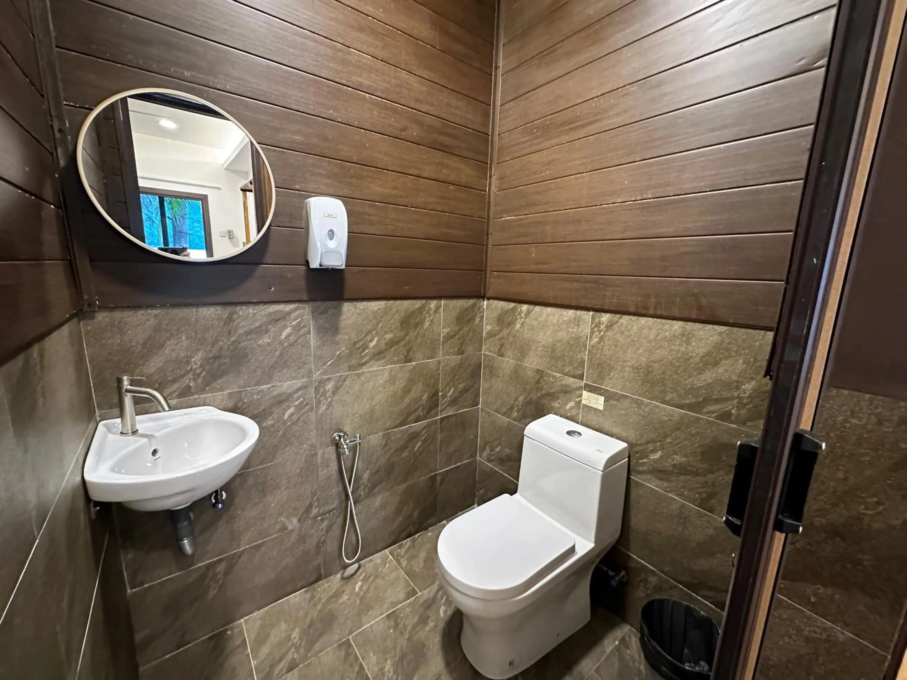 The Barat Perhentian