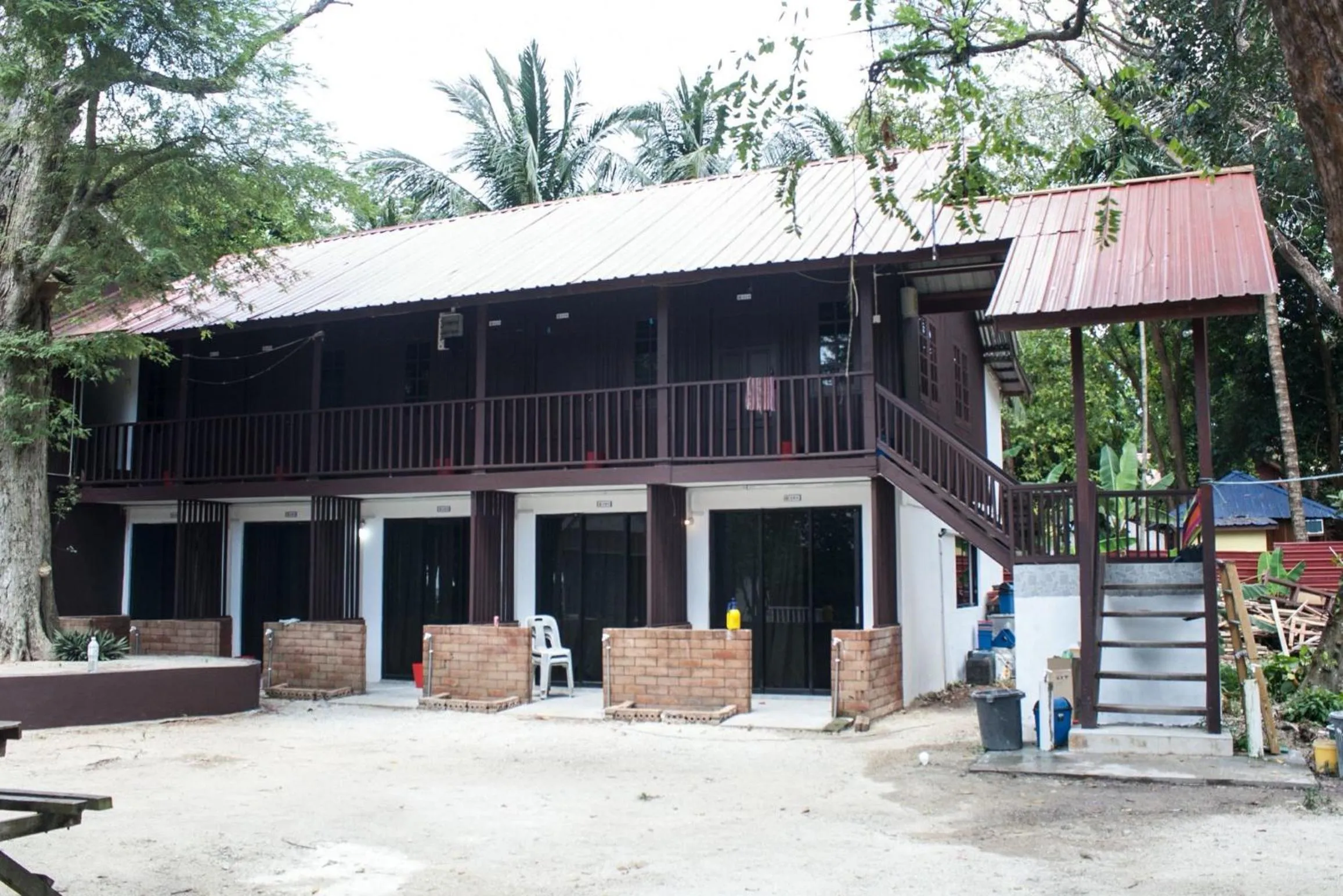 Facade/entrance in The Barat Perhentian