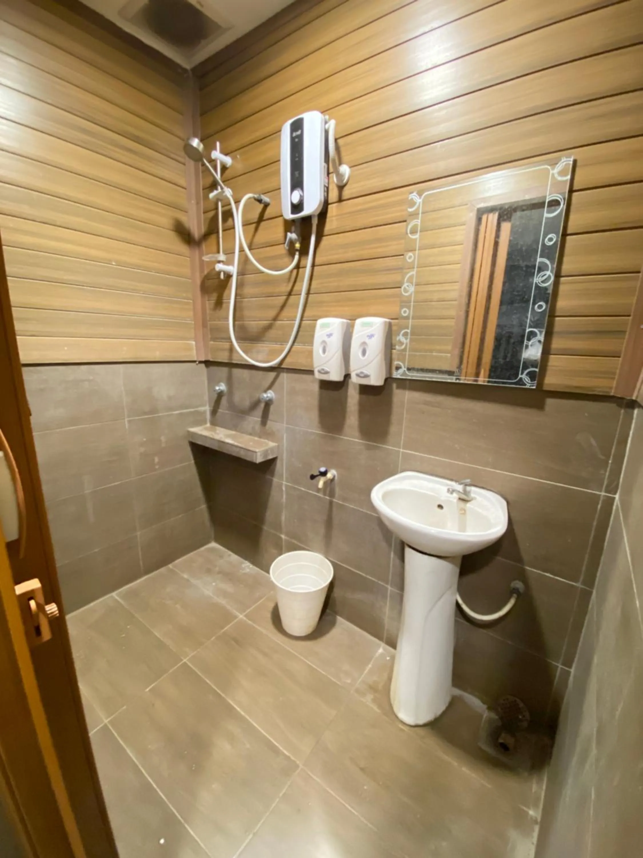 The Barat Perhentian