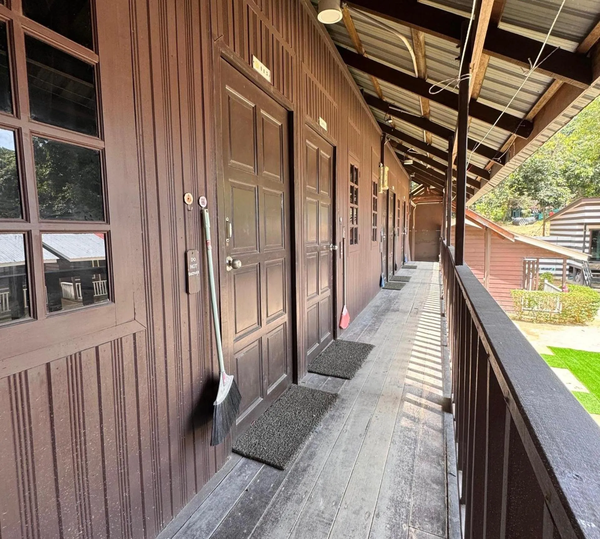 The Barat Perhentian