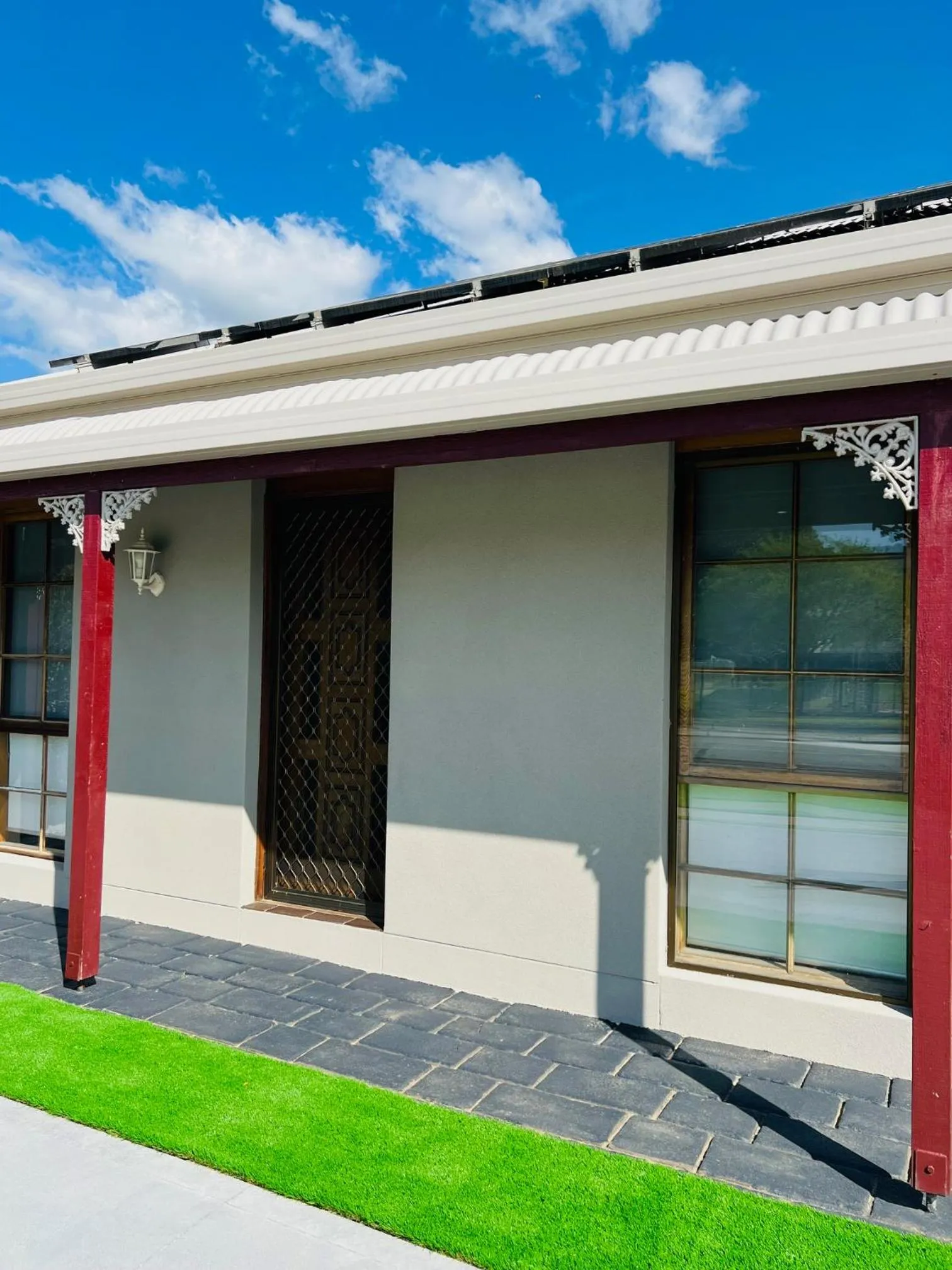 Property building in The Cottage Motor Inn Albury CBD