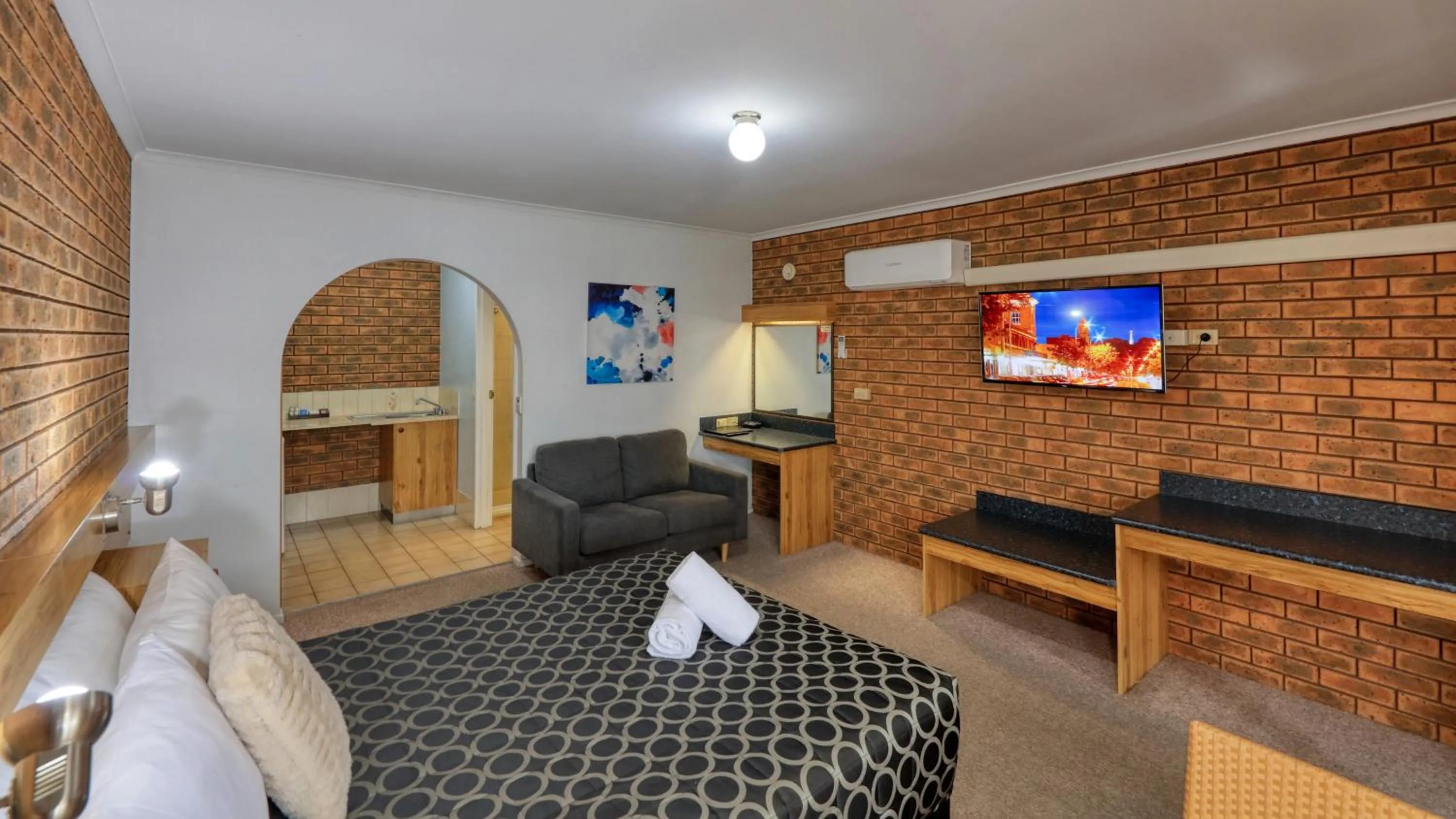 TV and multimedia, Bed in The Cottage Motor Inn Albury CBD
