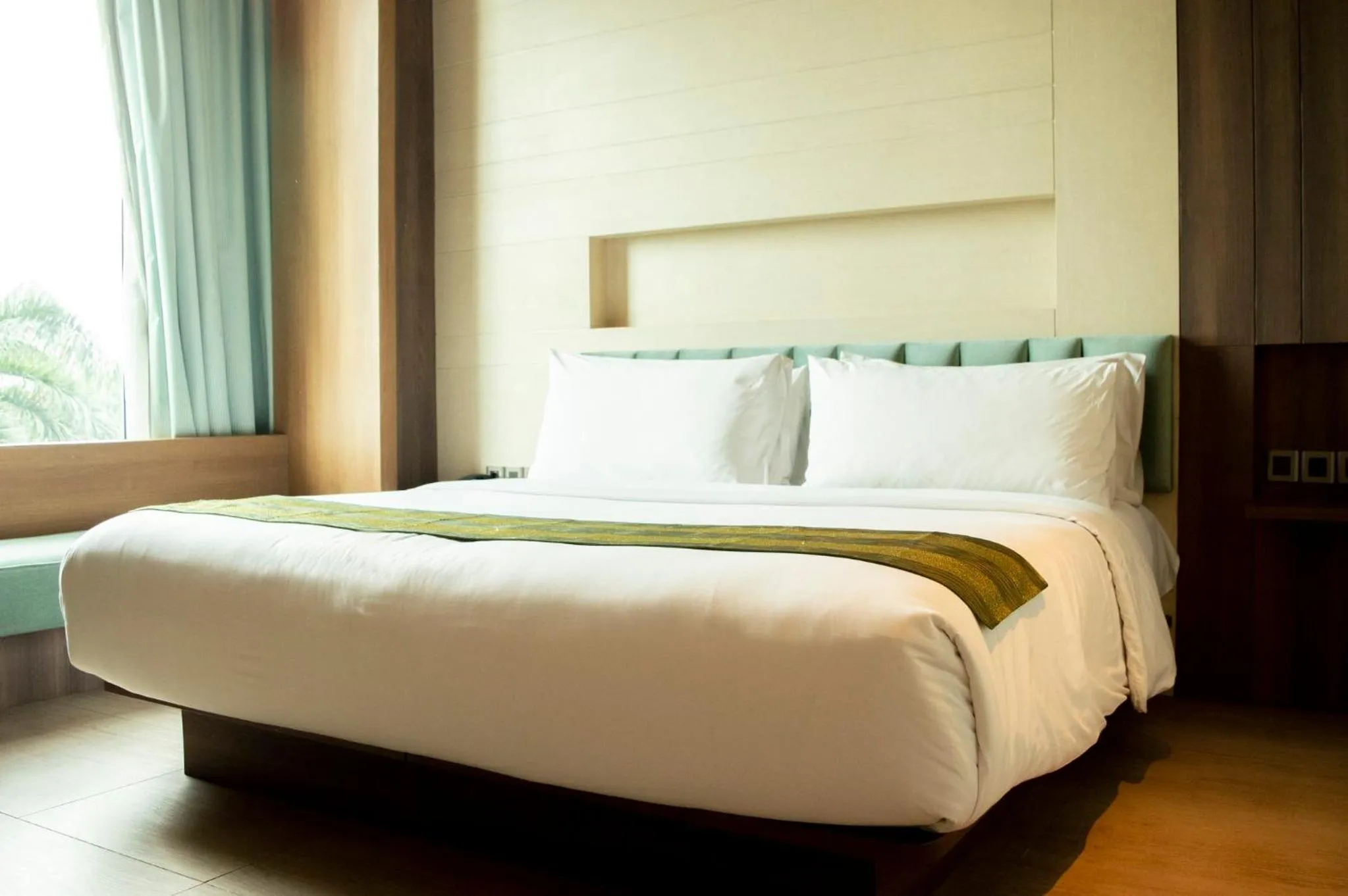 Photo of the whole room, Bed in Holiday Inn Cikarang Jababeka by IHG