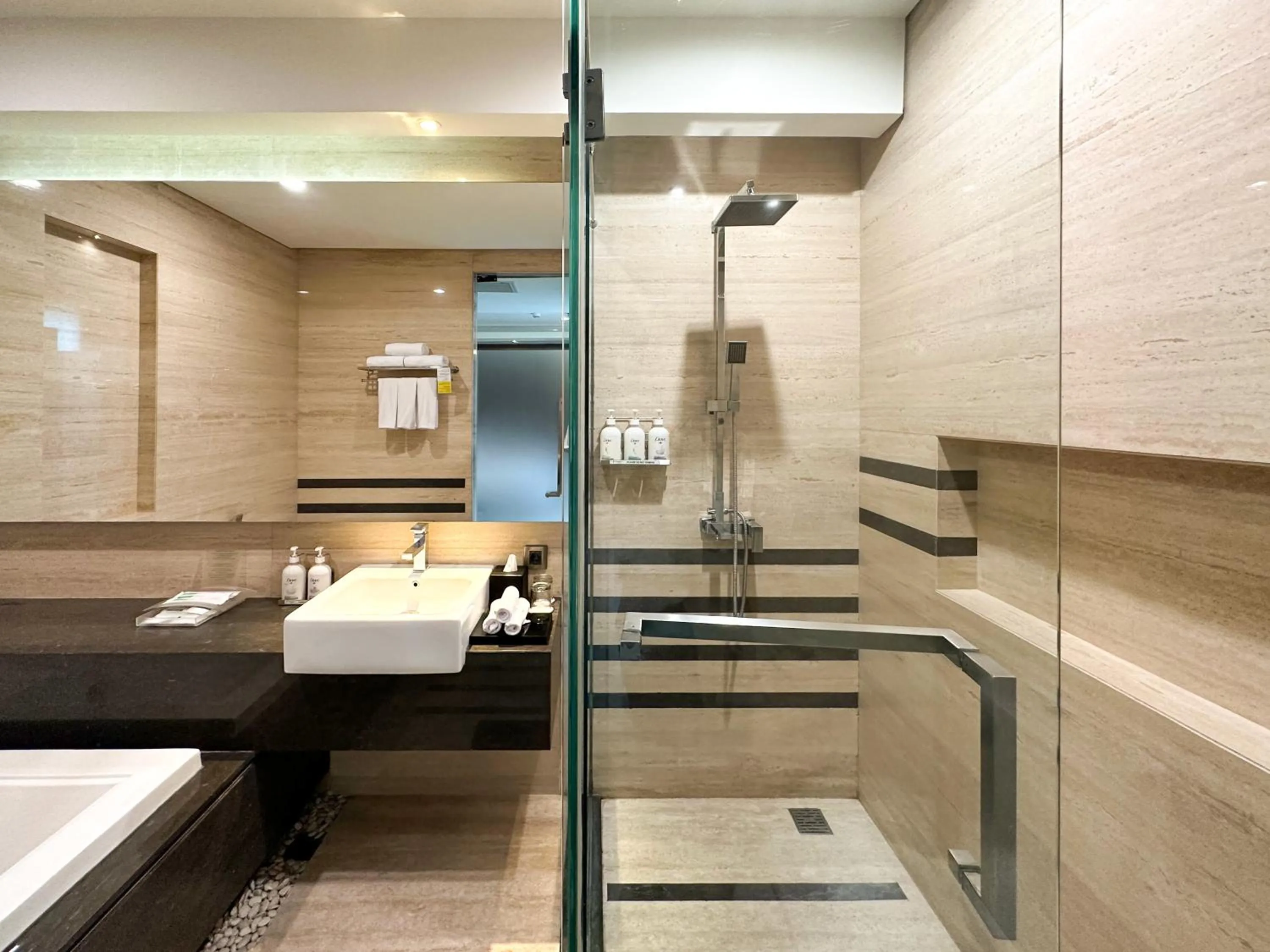 Bathroom, Bed in Holiday Inn Cikarang Jababeka by IHG