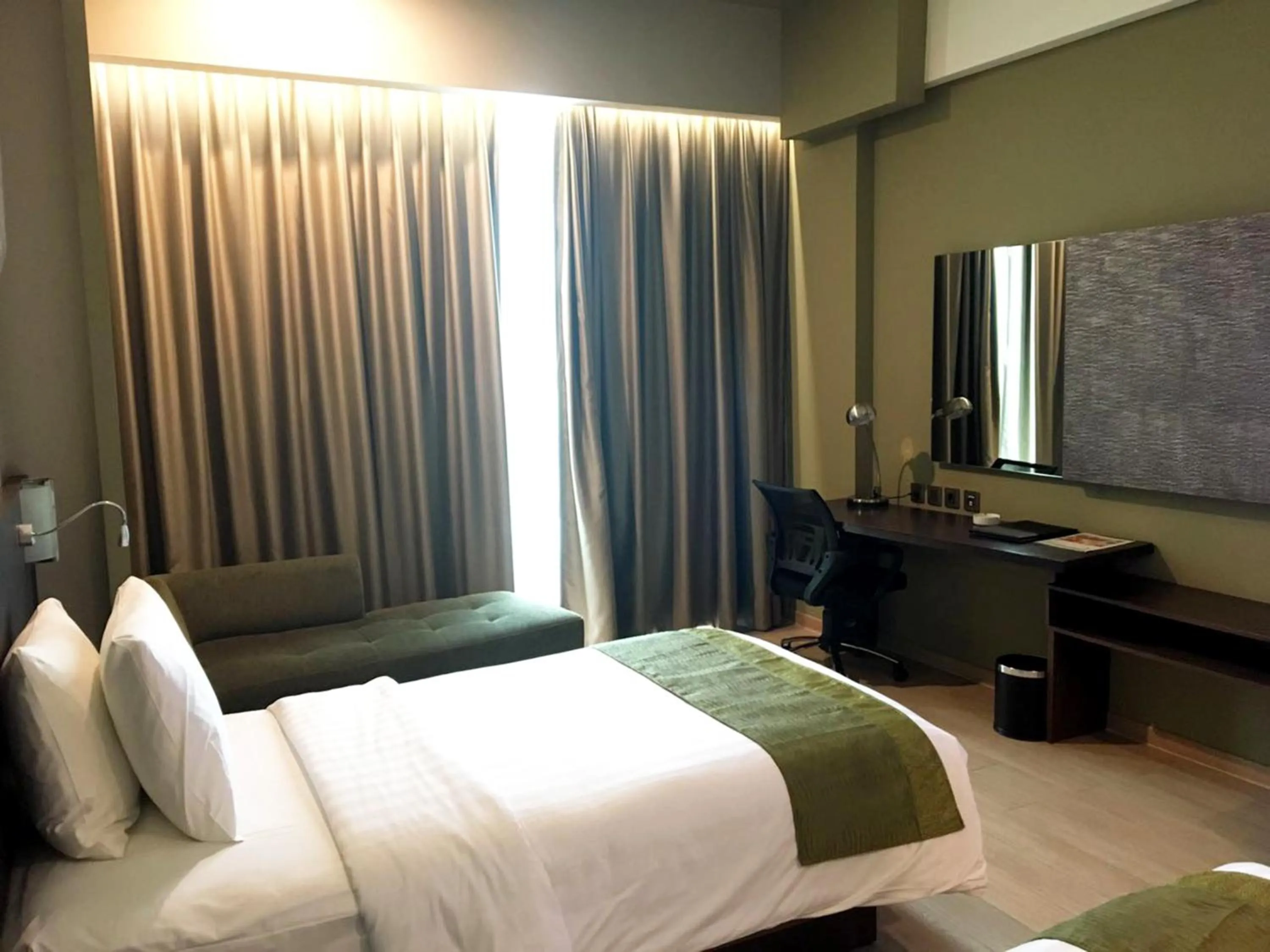 Photo of the whole room, Bed in Holiday Inn Cikarang Jababeka by IHG