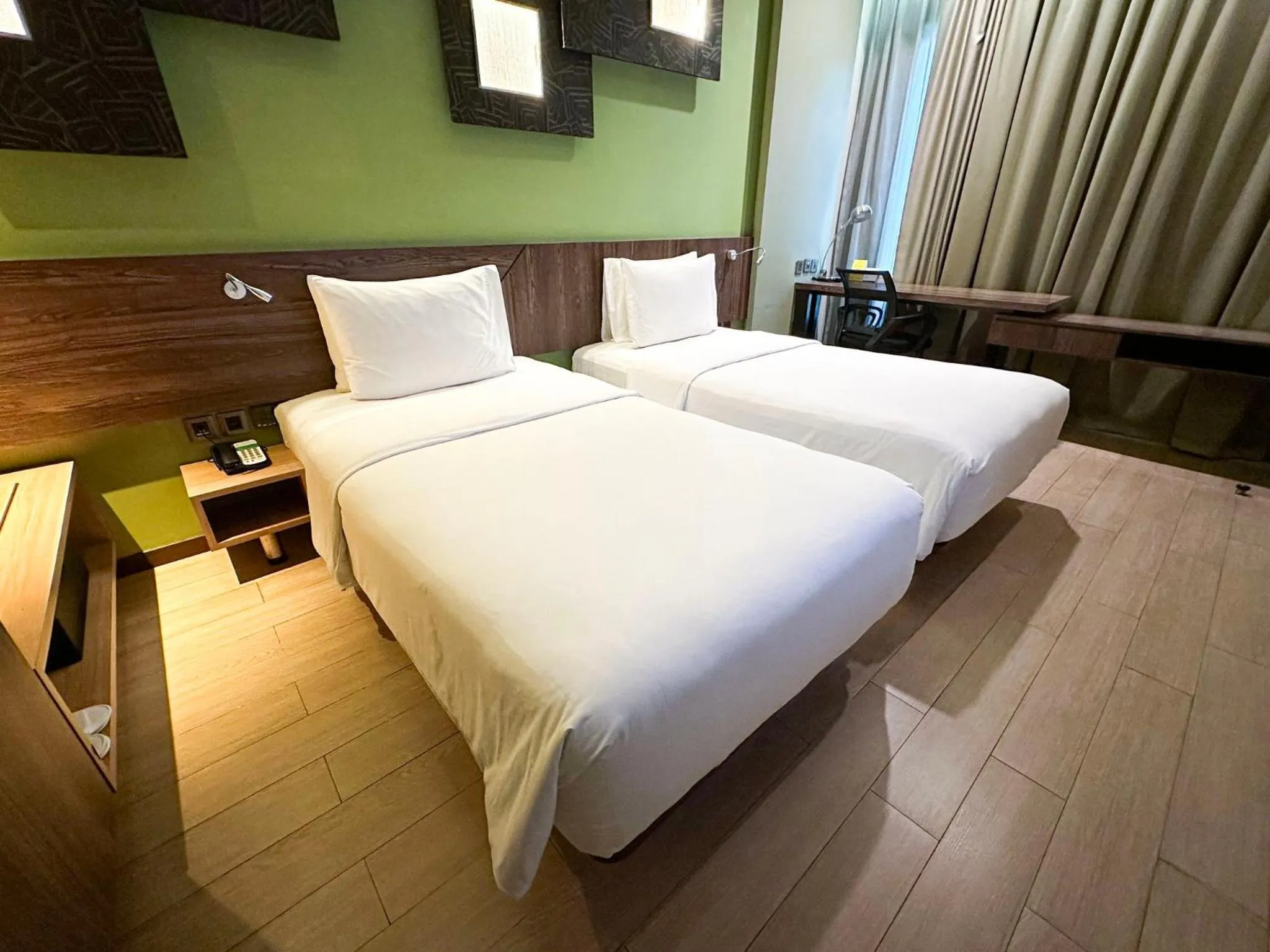 Photo of the whole room, Bed in Holiday Inn Cikarang Jababeka by IHG