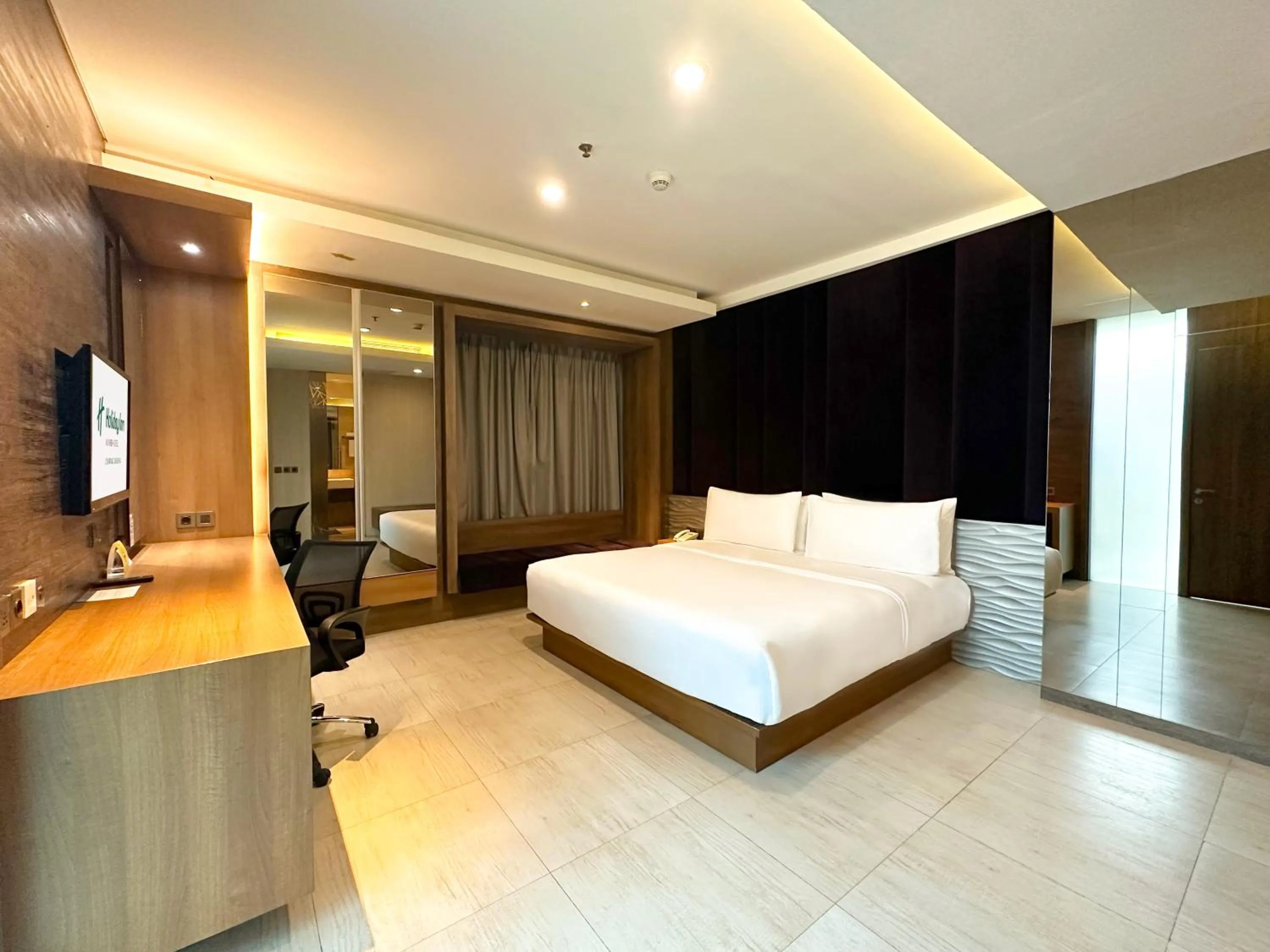 Bed in Holiday Inn Cikarang Jababeka by IHG