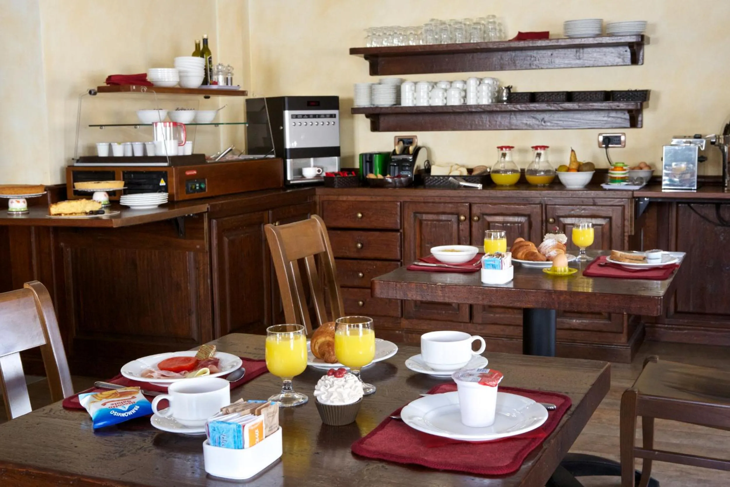 Continental breakfast in Hotel L' Aiglon