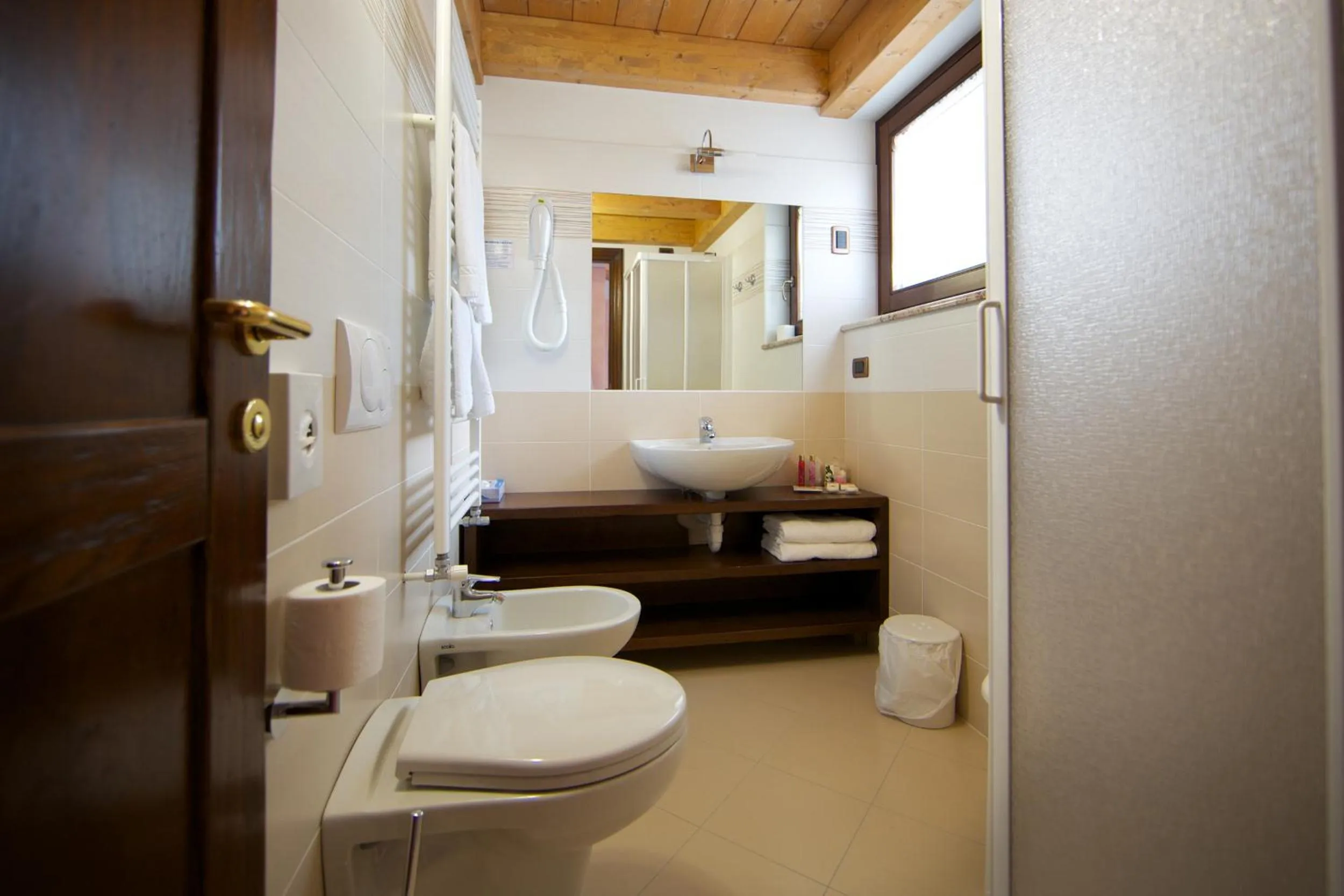 Shower in Hotel L' Aiglon