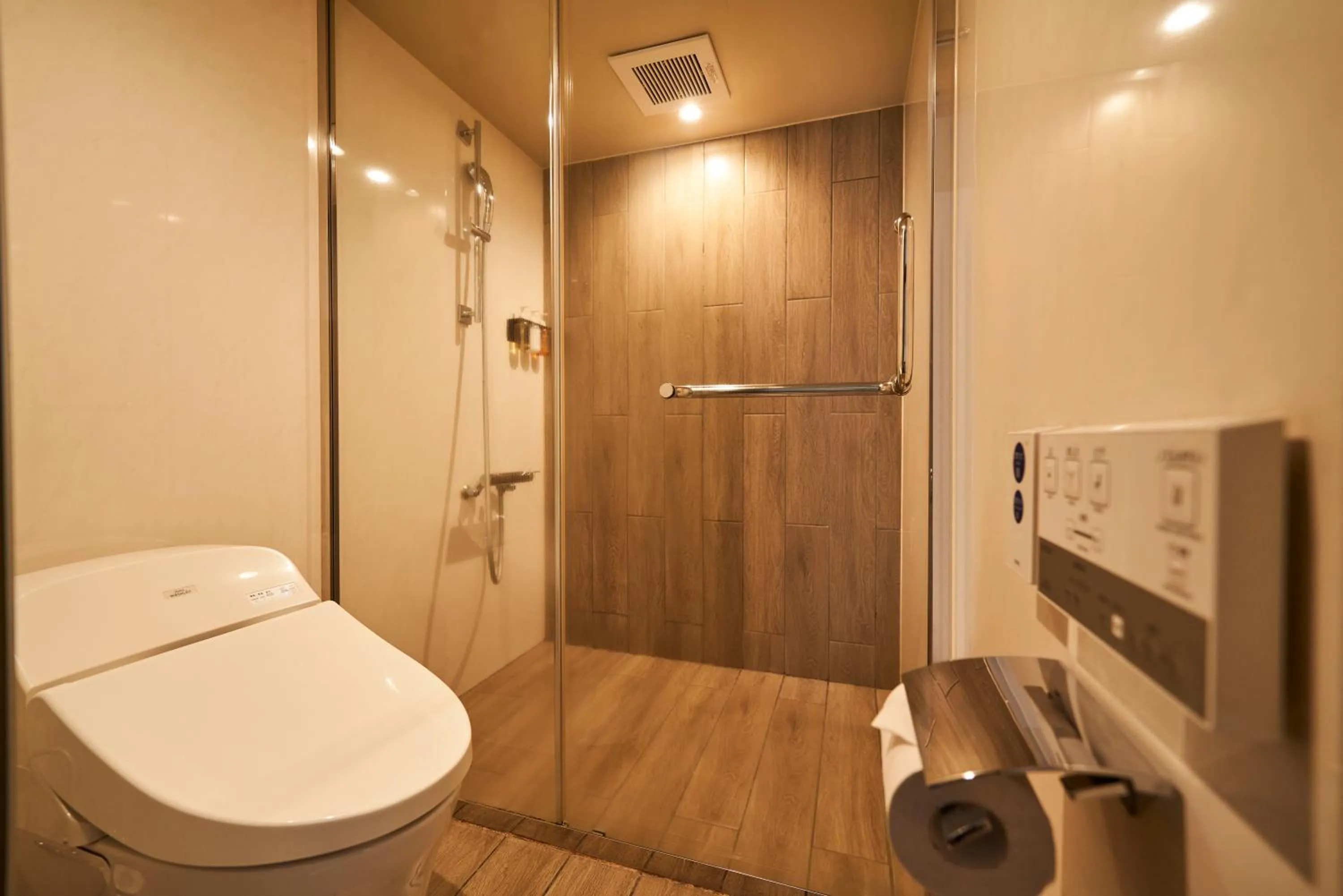 Shower in Hotel Global View Hakodate