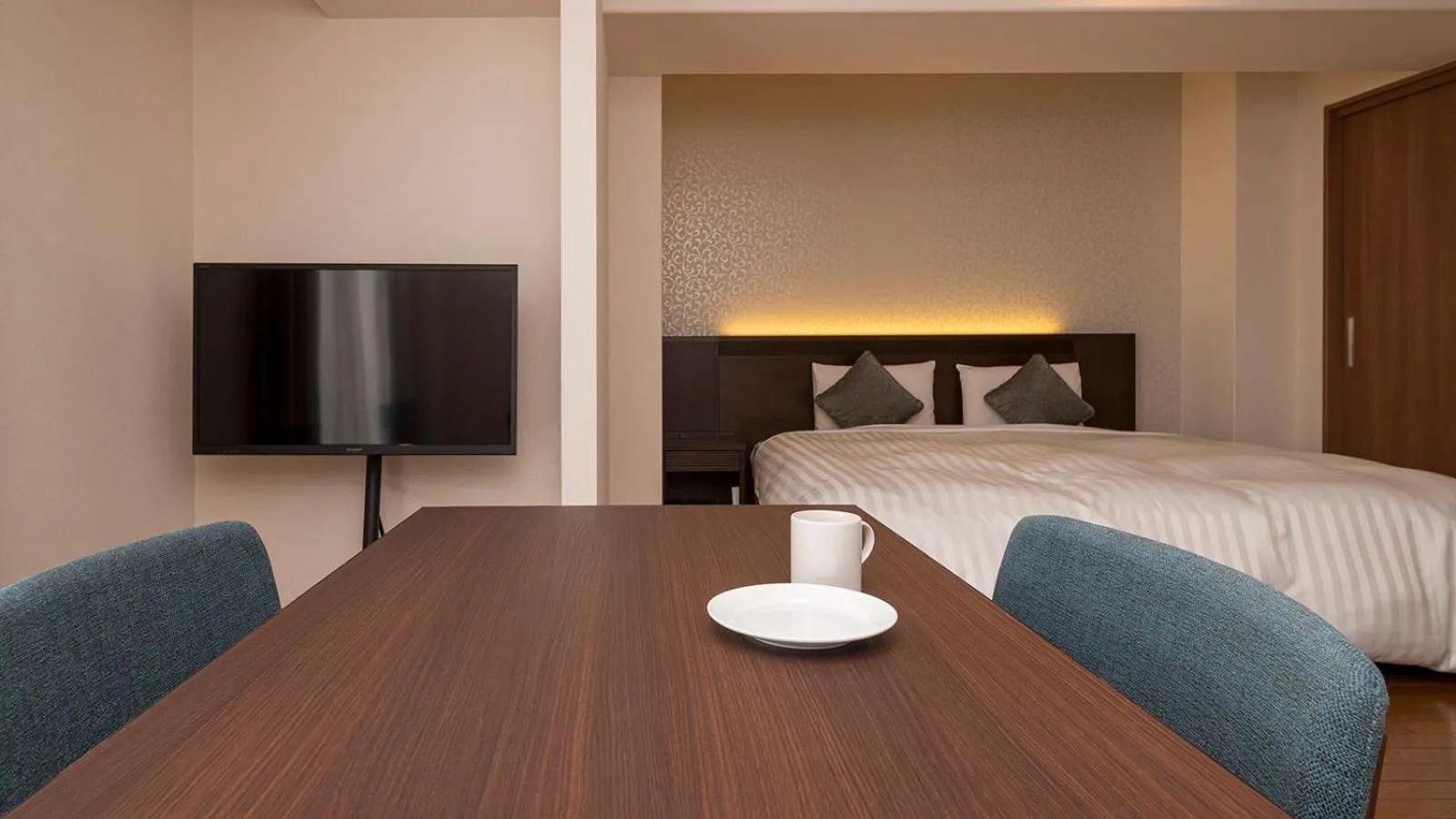 Photo of the whole room, Bed in Hotel Global View Hakodate