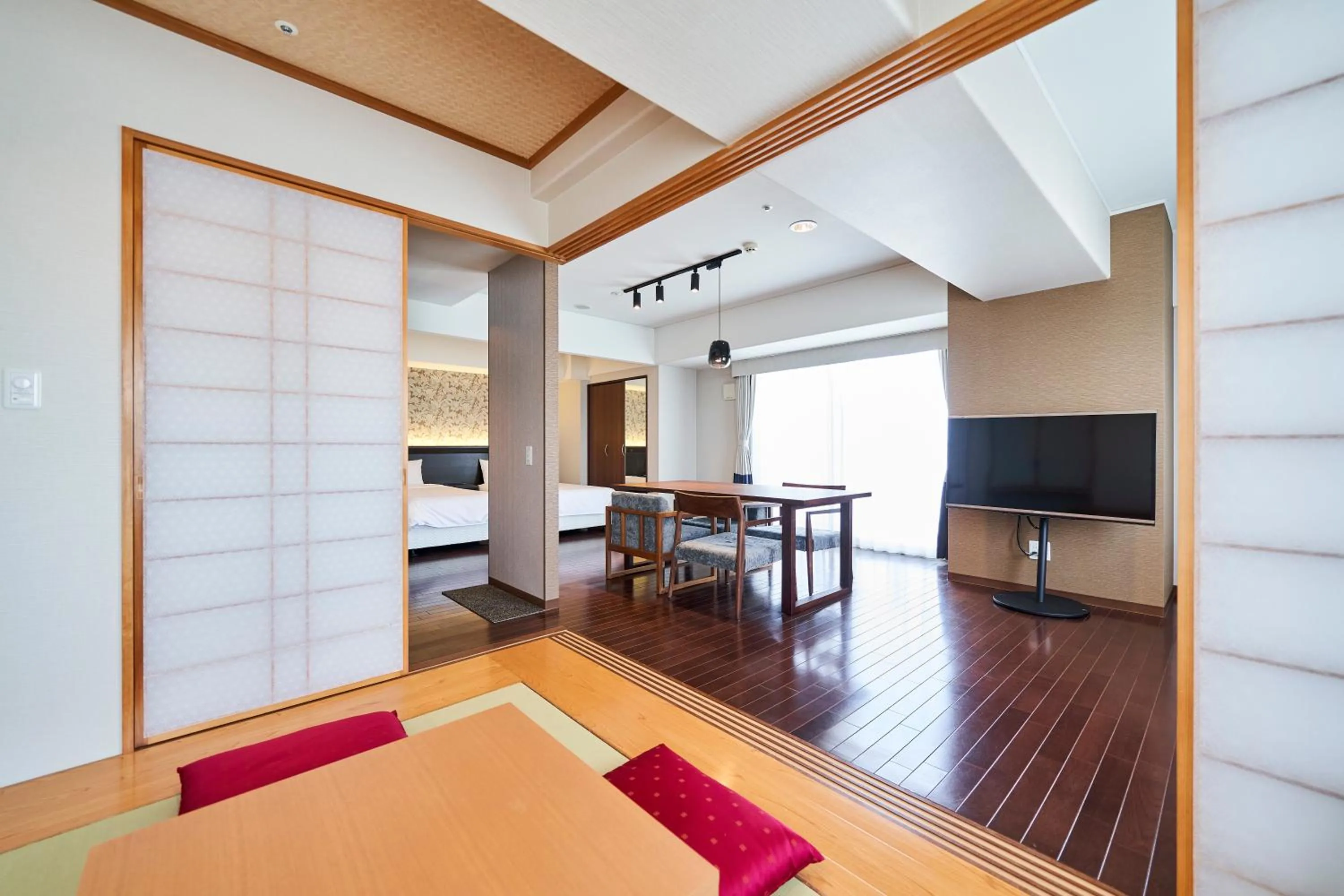 Dining area, Bed in Hotel Global View Hakodate