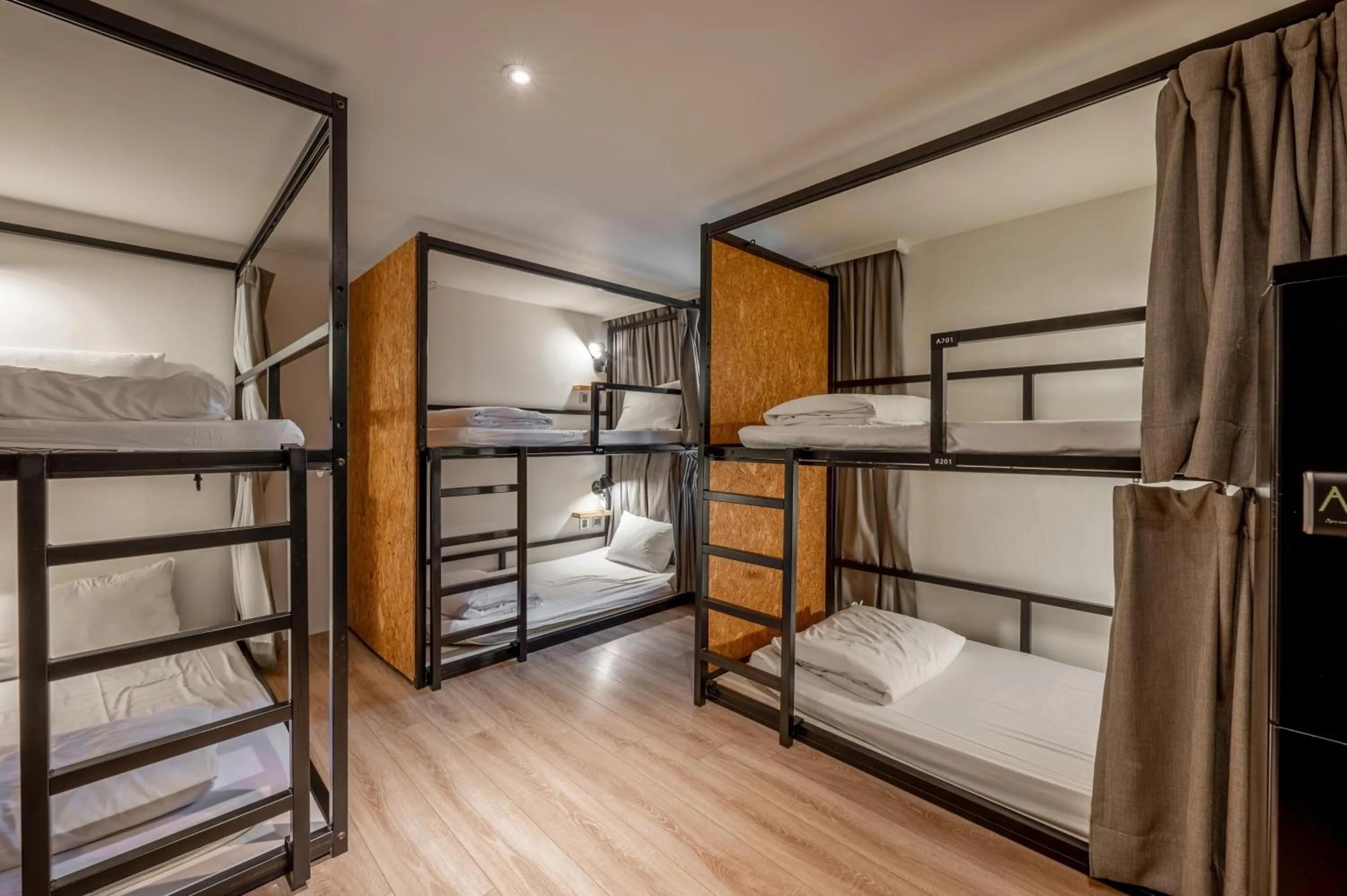 Bathroom, Bed in Light Hostel - Tainan