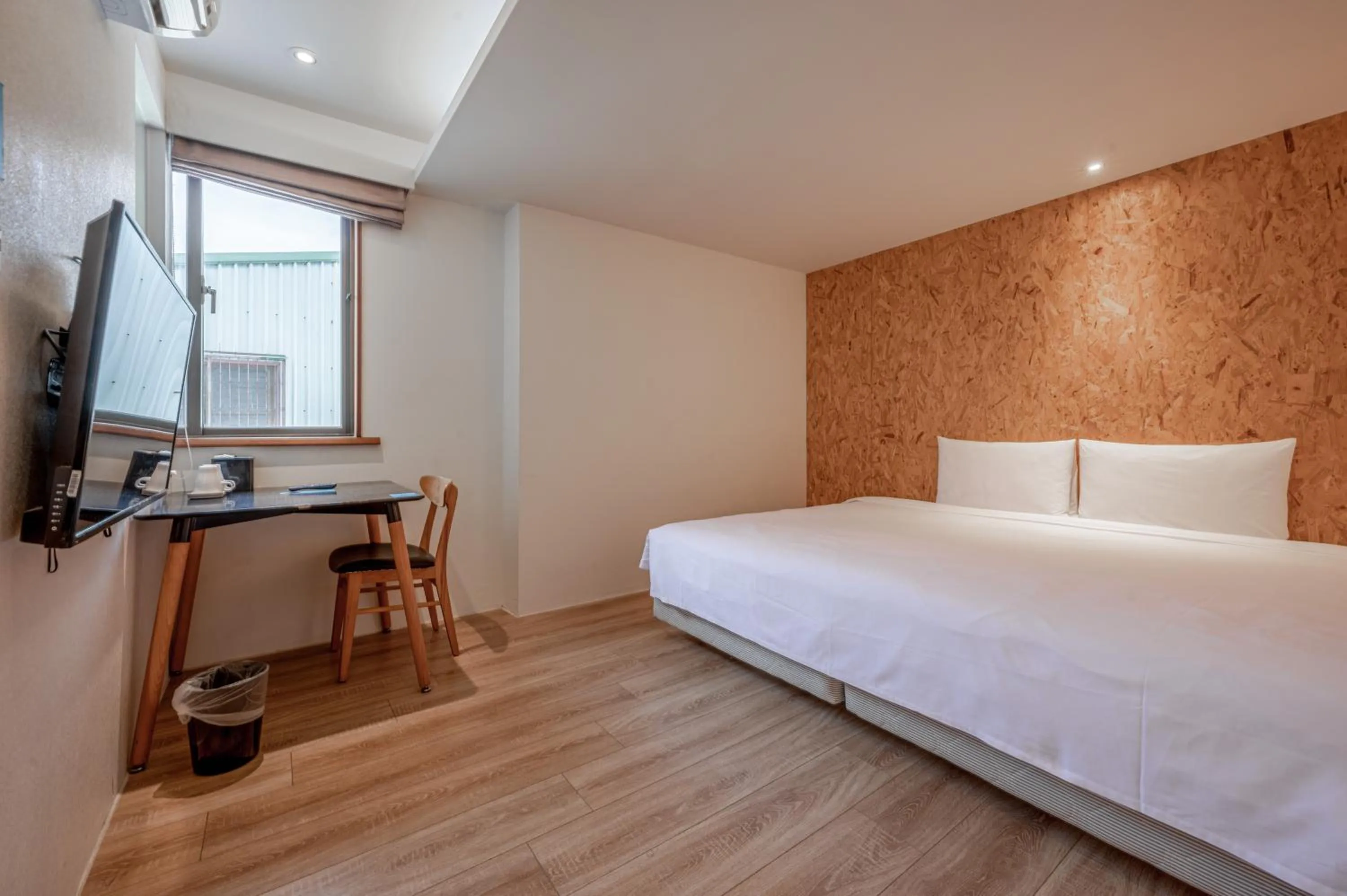 Photo of the whole room, Bed in Light Hostel - Tainan