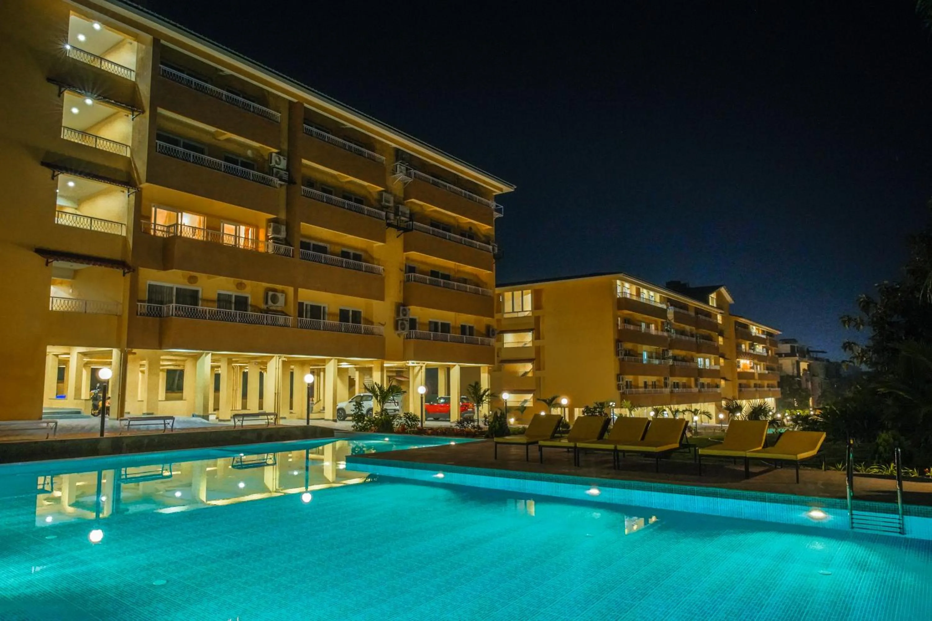 Three-Bedroom Apartment with Balcony in Alaya Stays 3 BHK Apartment with Pool - Veera Marina