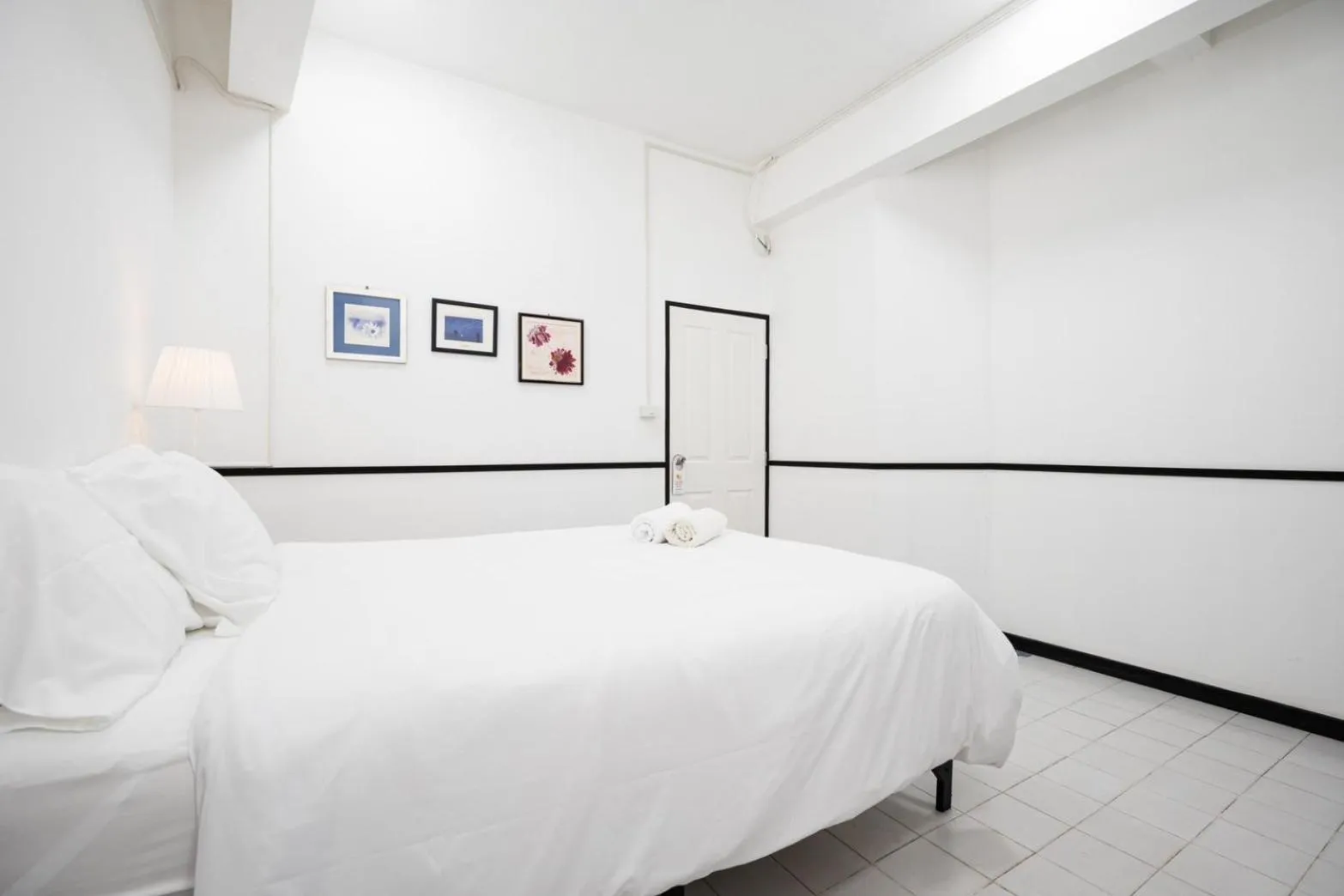 Photo of the whole room in XX GO INN MRT Hua Lamphong Yaowarat