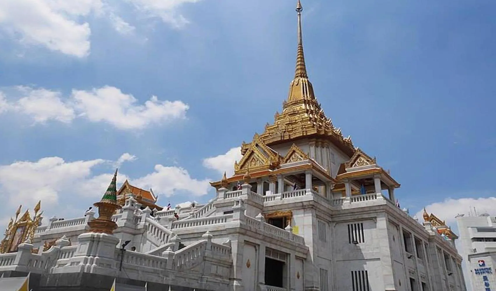 Nearby landmark in XX GO INN MRT Hua Lamphong Yaowarat