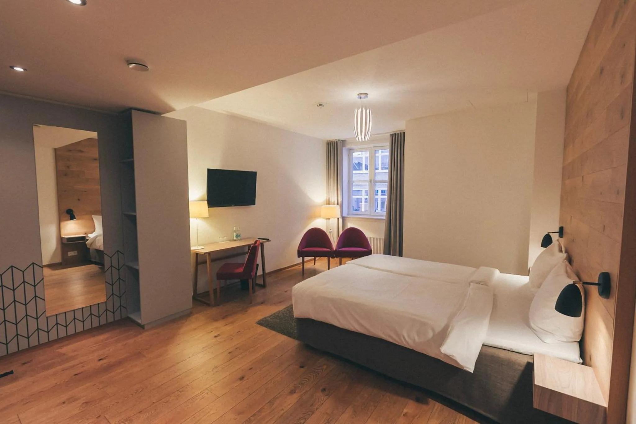 Photo of the whole room, Bed in Hotel Alte Post Flensburg