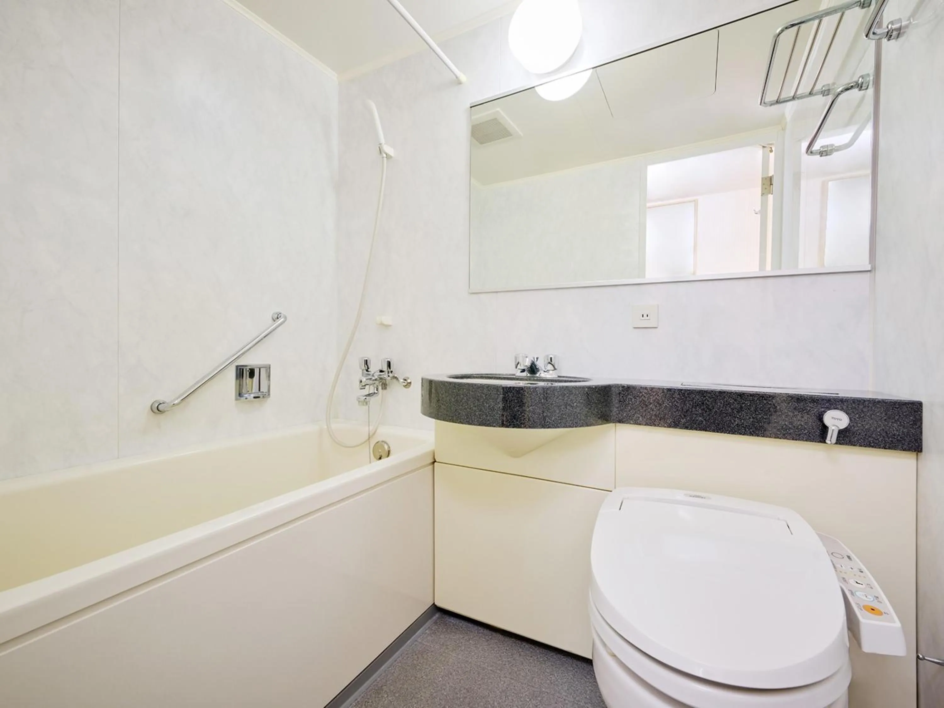 Bathroom in The OneFive Tokyo Kameido