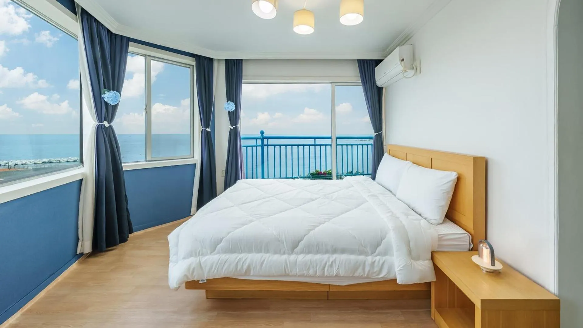 Property building, Bed in Gyeongju Neulsiwon Pension