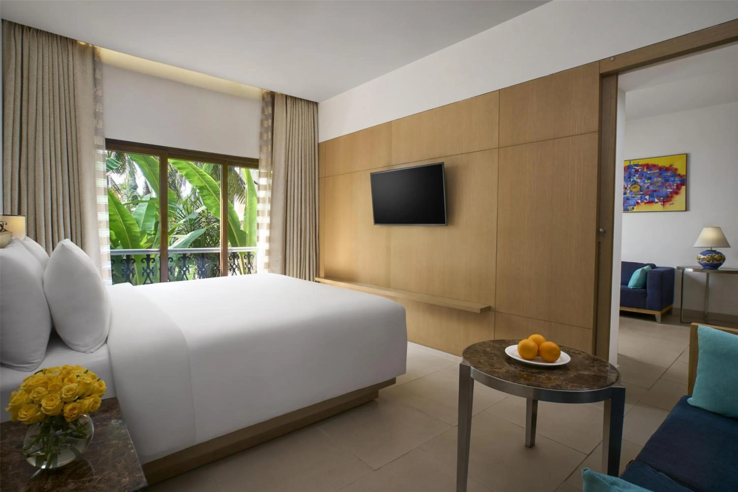 Photo of the whole room, Bed in Radisson Goa Candolim
