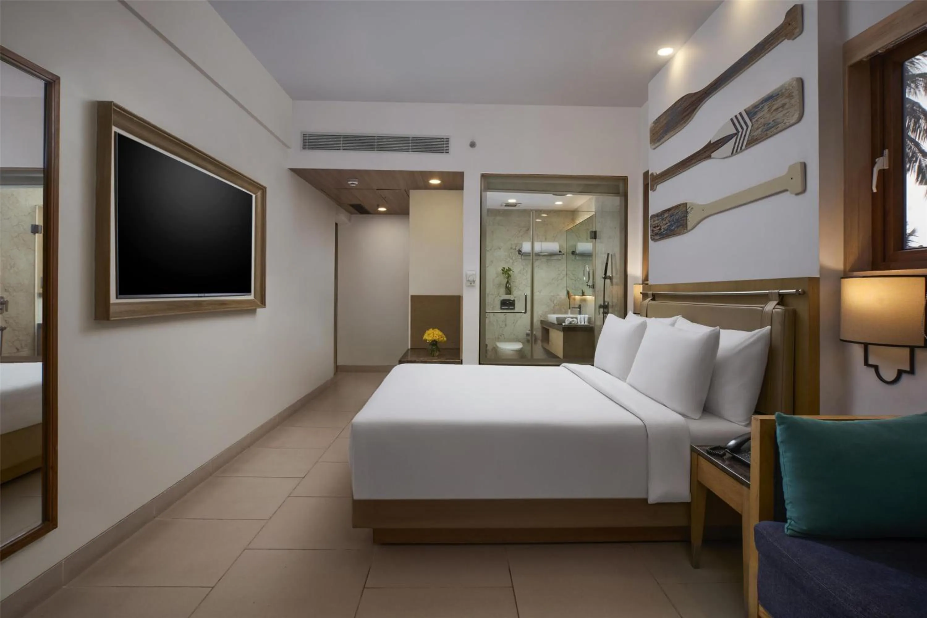 Bedroom, Bed in Radisson Goa Candolim