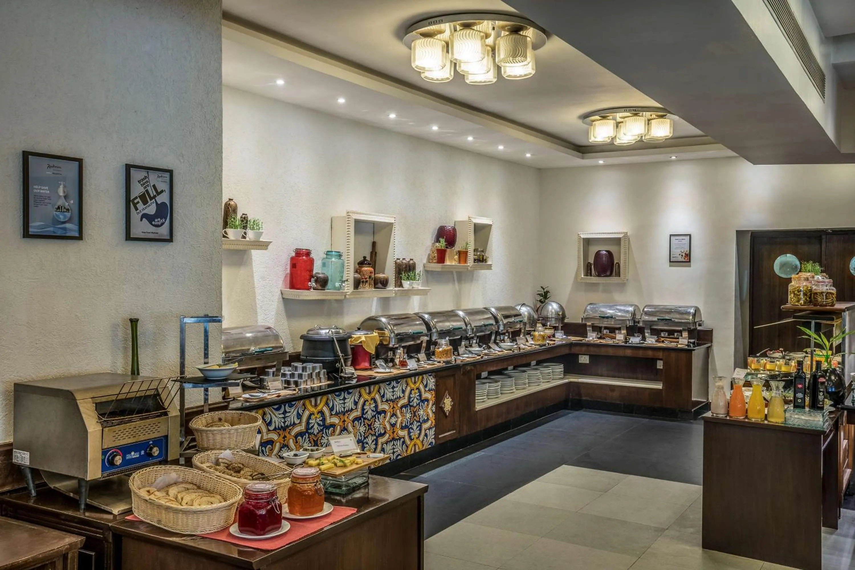 Restaurant/places to eat in Radisson Goa Candolim