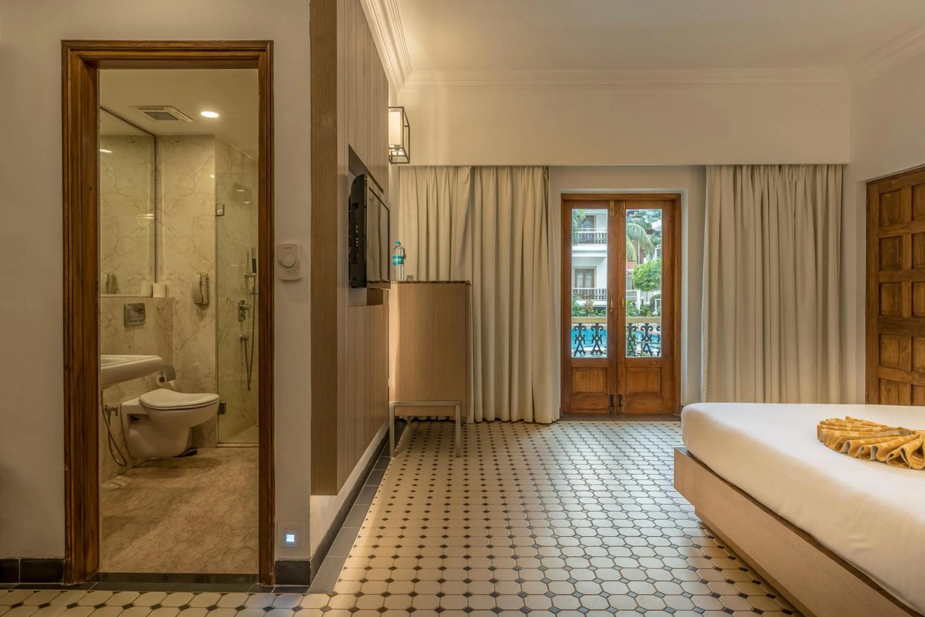 Bedroom, Bed in Radisson Goa Candolim