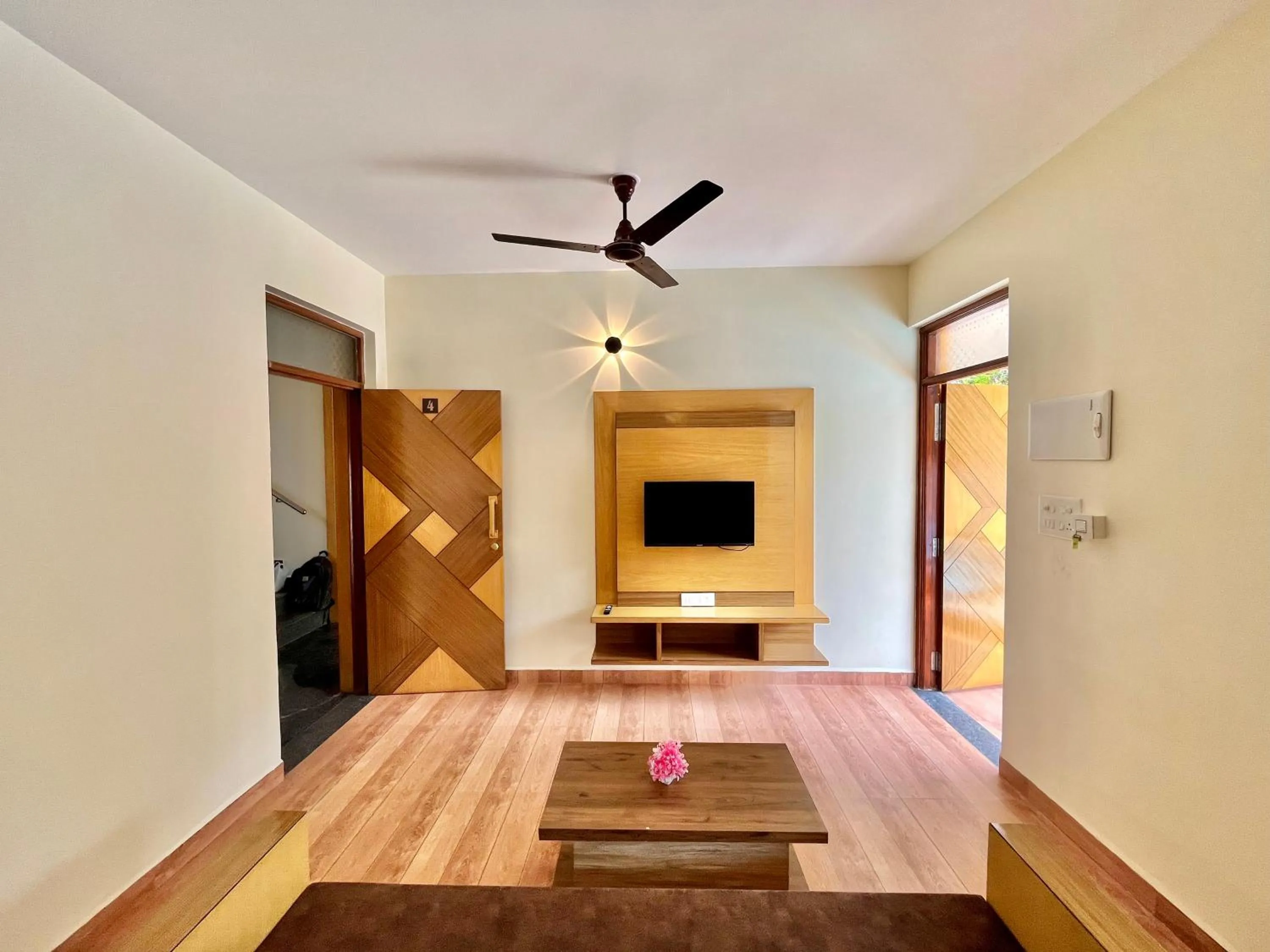 Communal lounge/ TV room in Lykke Suites- 2-min Drive to Colva Beach-By Goan Felicidade Hospitality PVT LTD