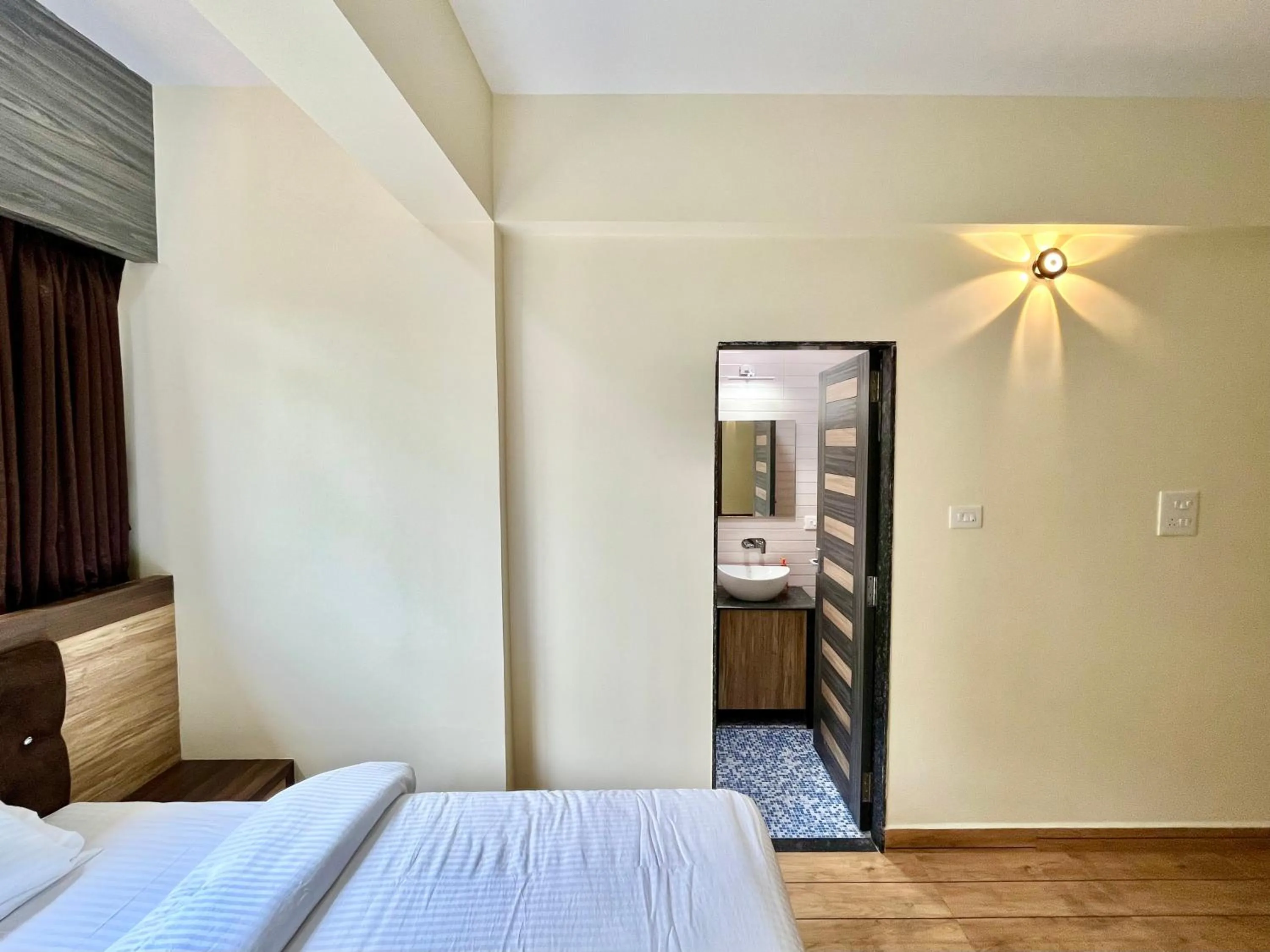 Bedroom, Bed in Lykke Suites- 2-min Drive to Colva Beach-By Goan Felicidade Hospitality PVT LTD