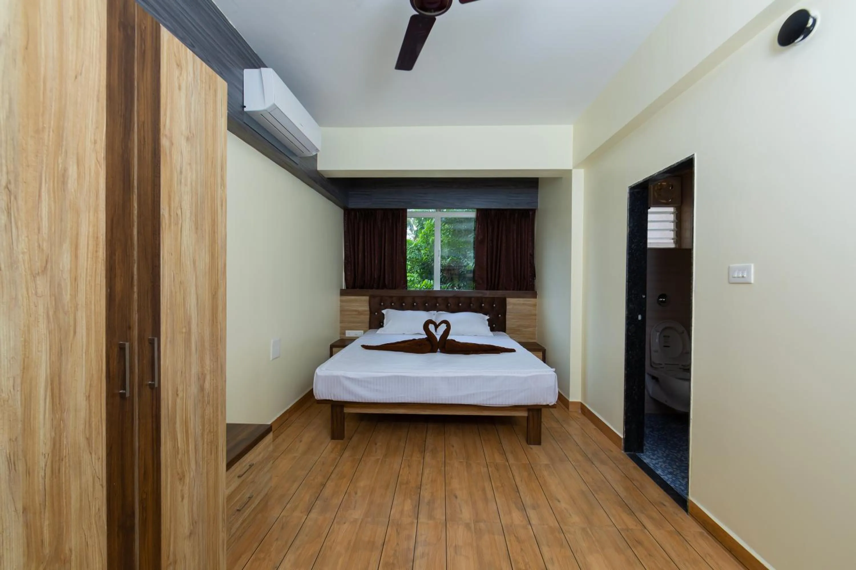 Bed in Lykke Suites- 2-min Drive to Colva Beach-By Goan Felicidade Hospitality PVT LTD