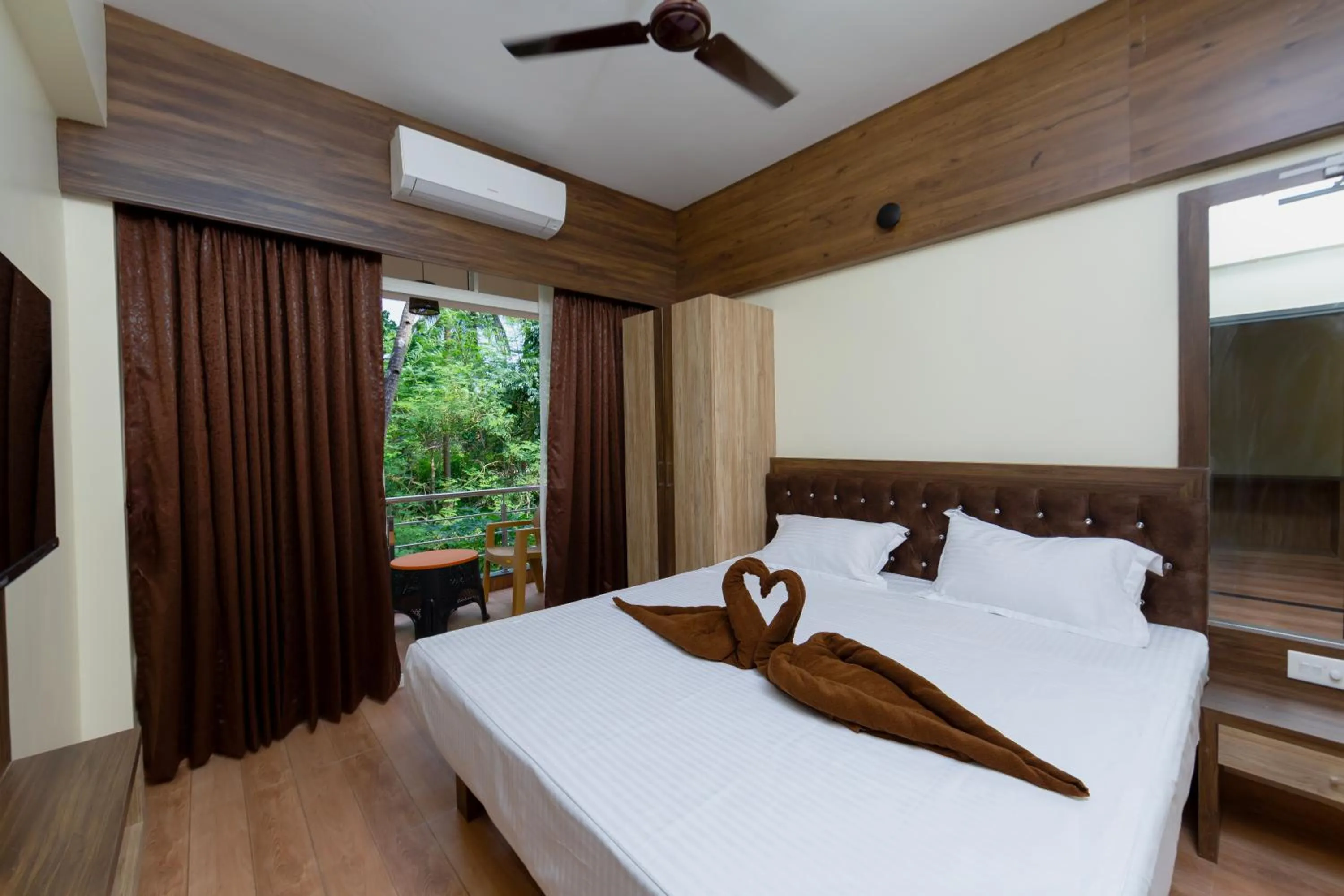 Bed in Lykke Suites- 2-min Drive to Colva Beach-By Goan Felicidade Hospitality PVT LTD