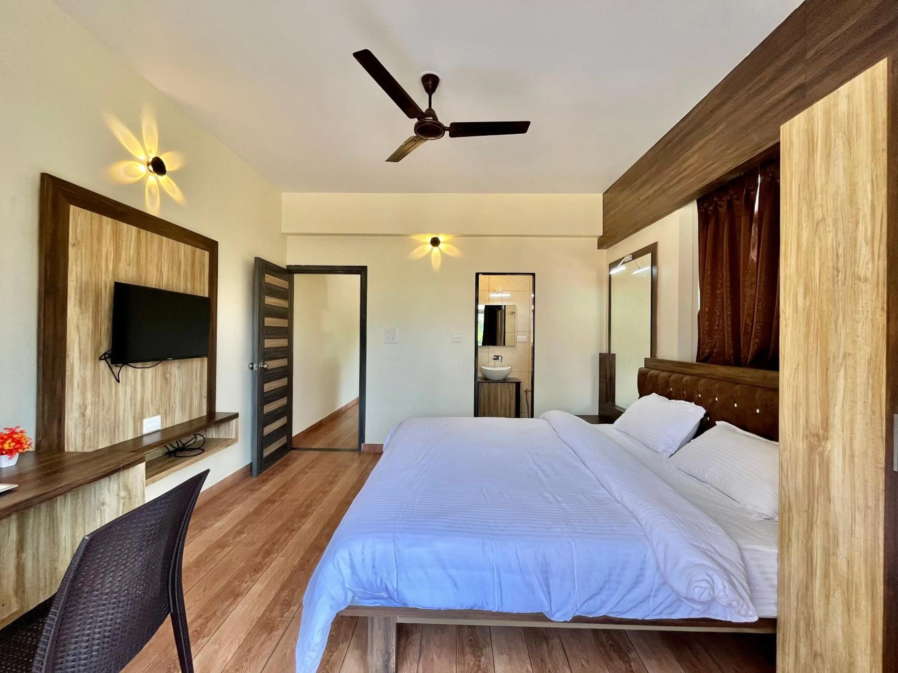 Bedroom, Bed in Lykke Suites- 2-min Drive to Colva Beach-By Goan Felicidade Hospitality PVT LTD