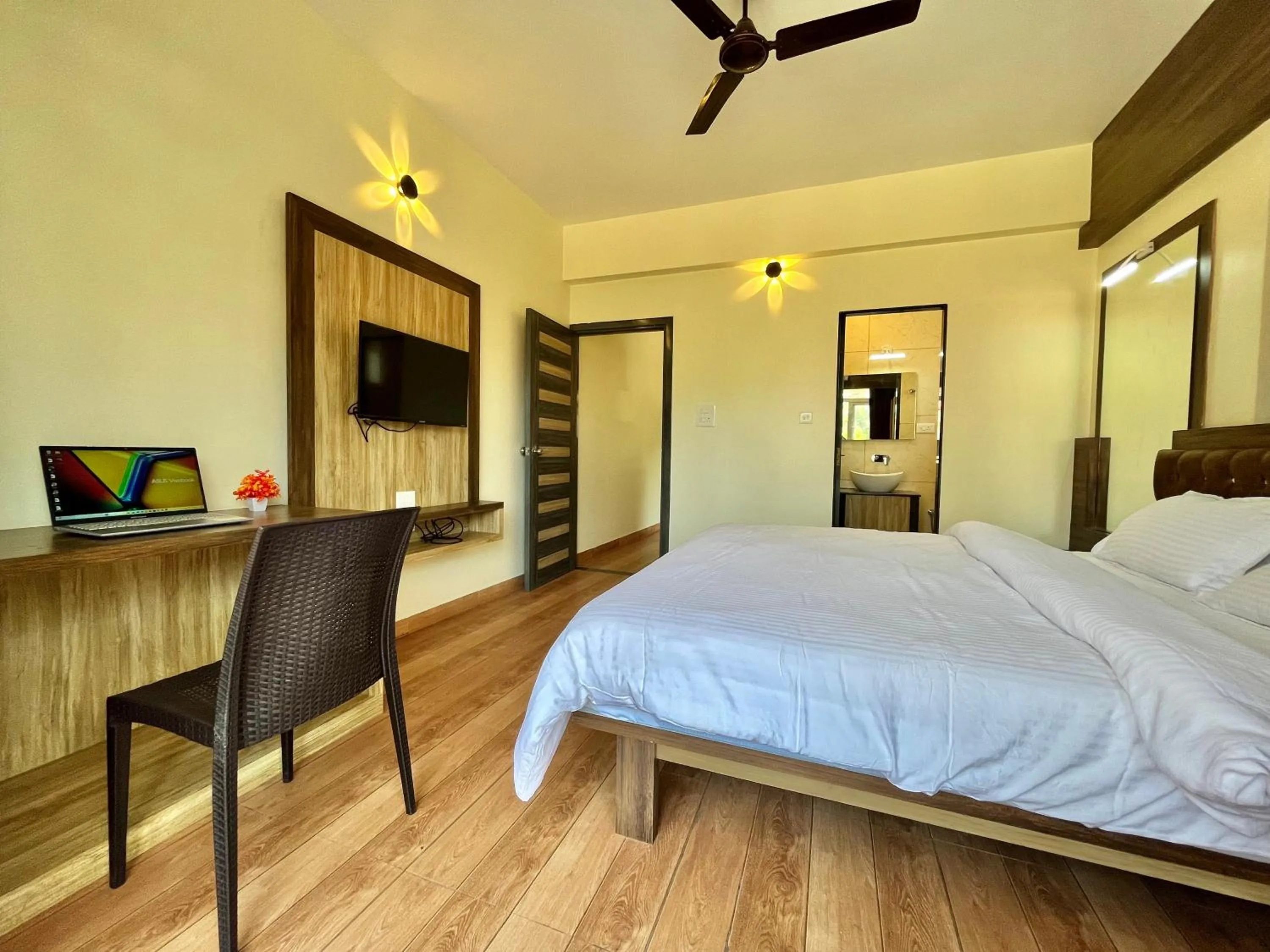 Bedroom, Bed in Lykke Suites- 2-min Drive to Colva Beach-By Goan Felicidade Hospitality PVT LTD