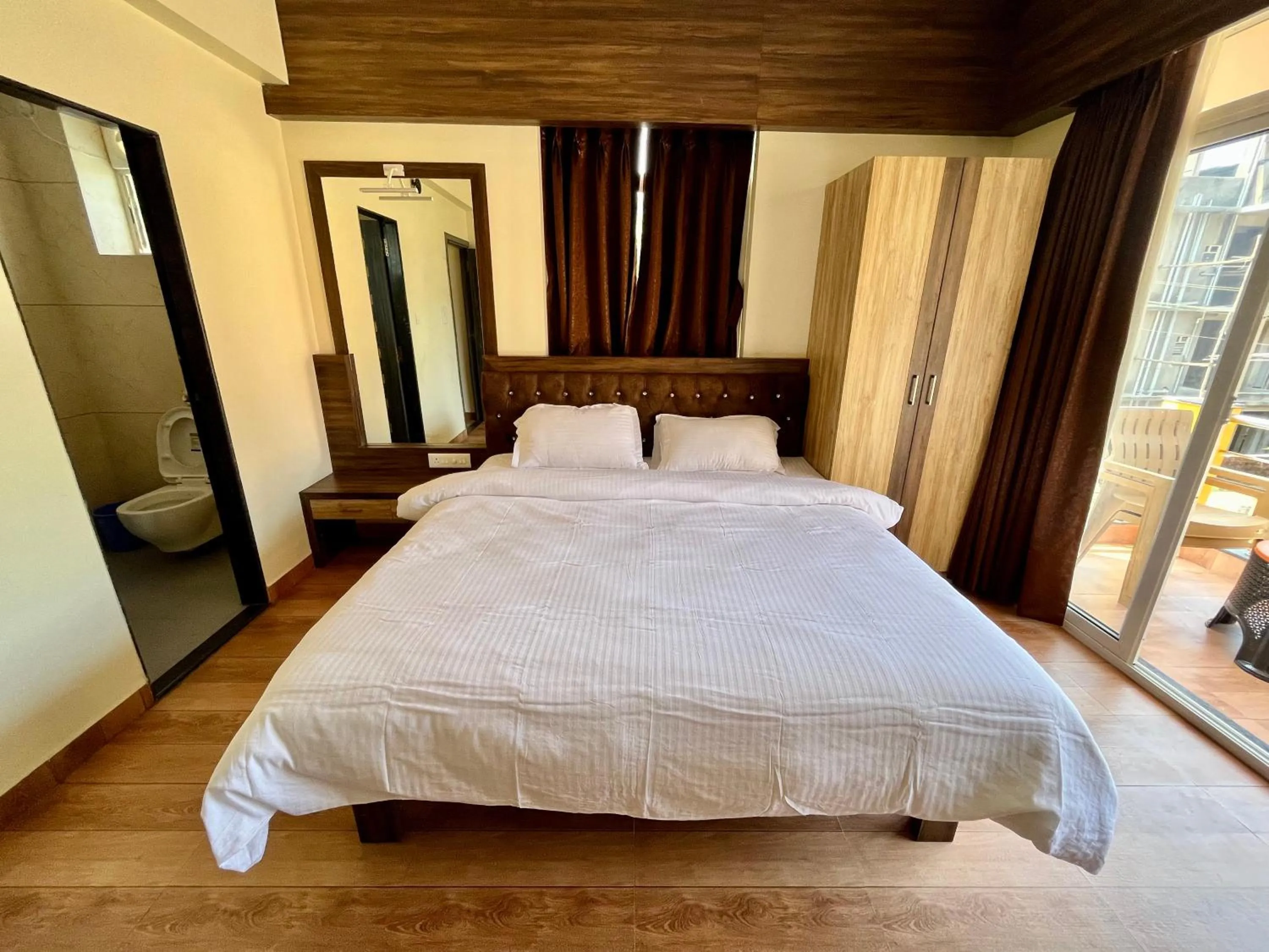 Bedroom, Bed in Lykke Suites- 2-min Drive to Colva Beach-By Goan Felicidade Hospitality PVT LTD