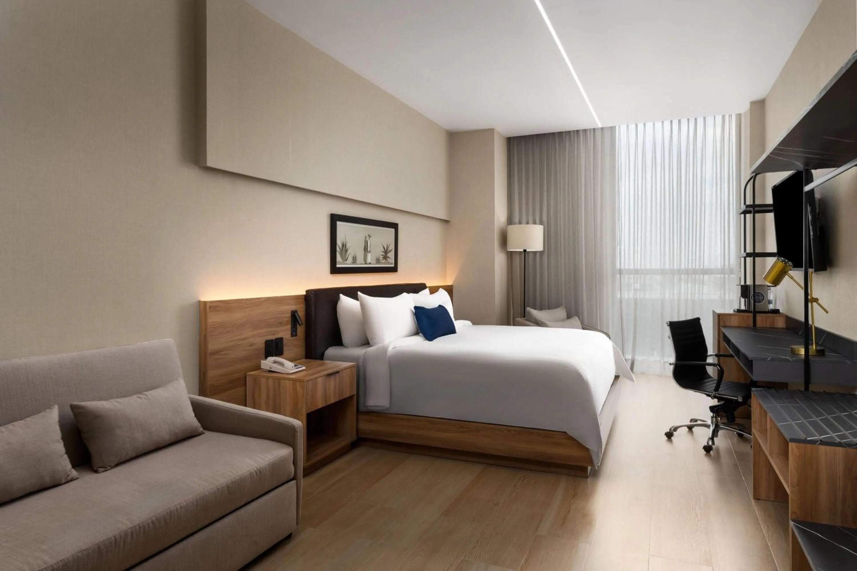 Photo of the whole room, Bed in TRYP By Wyndham Ciudad Guzmán UTTSA