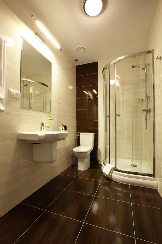 Bathroom in Hotel Restauracja VILLA BOLESTRASZYCE- PRZEMYŚL