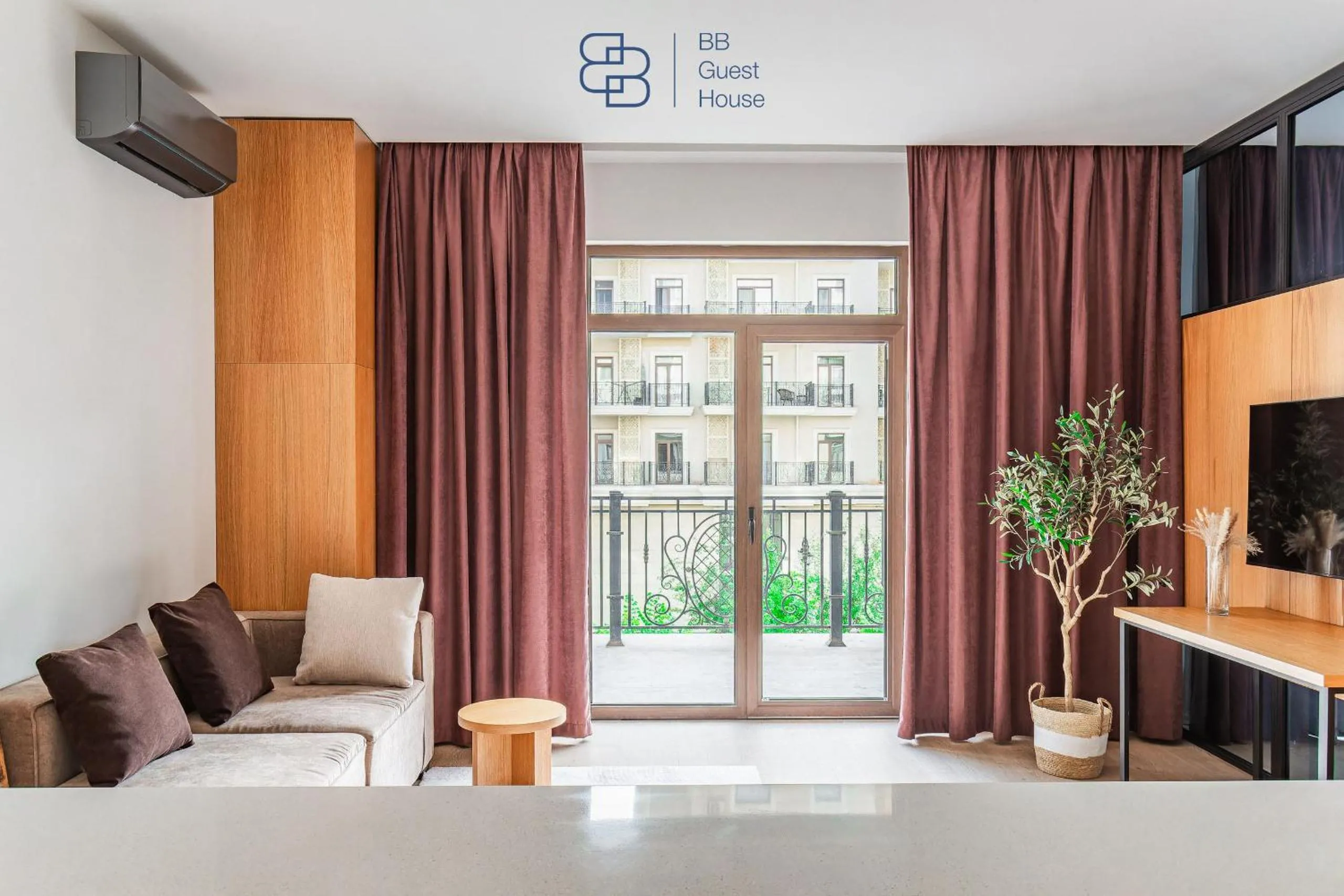 One-Bedroom Apartment in Boulevard 132