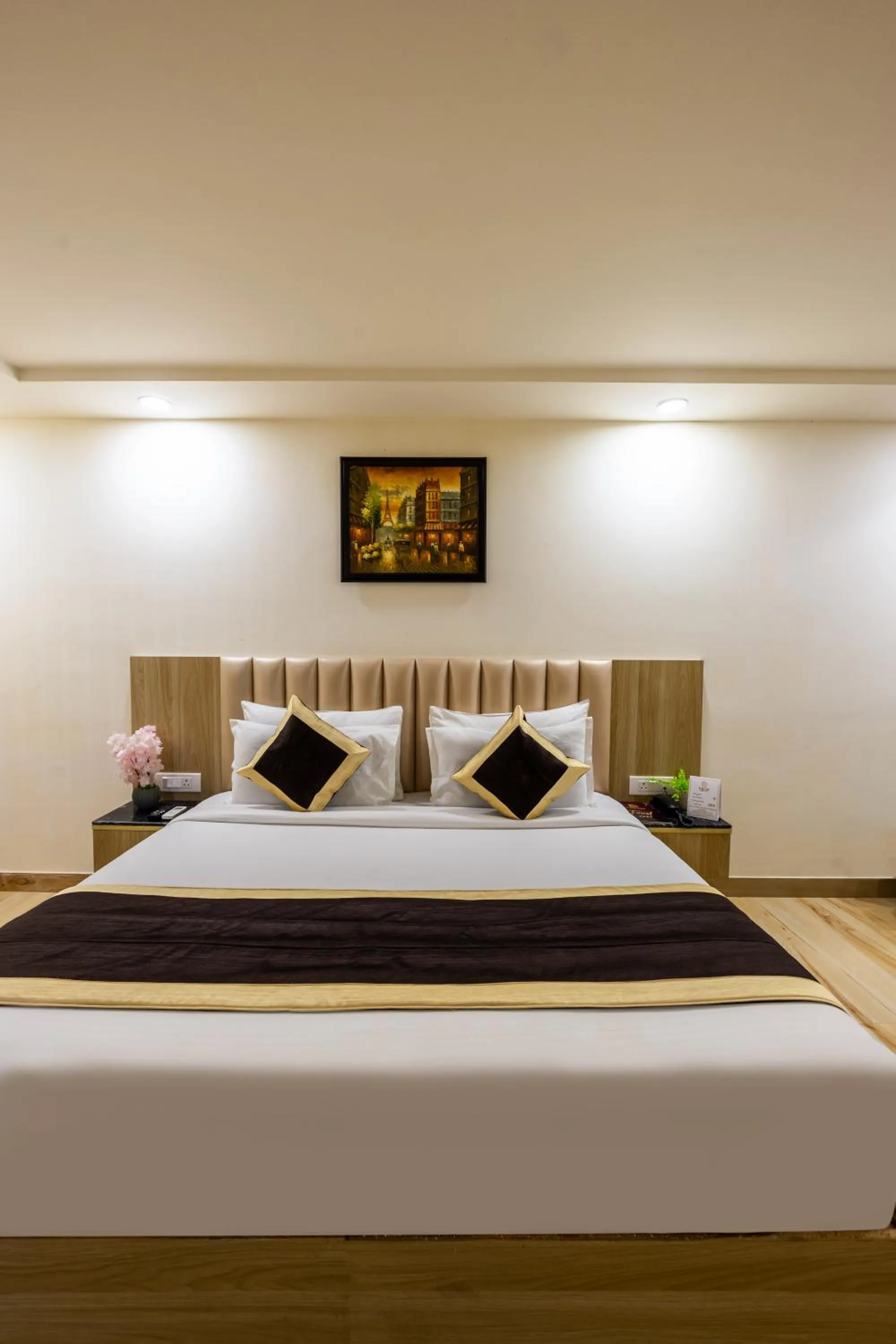 Bed in Dahabi Venue Premium- 9 min fr Delhi Airport