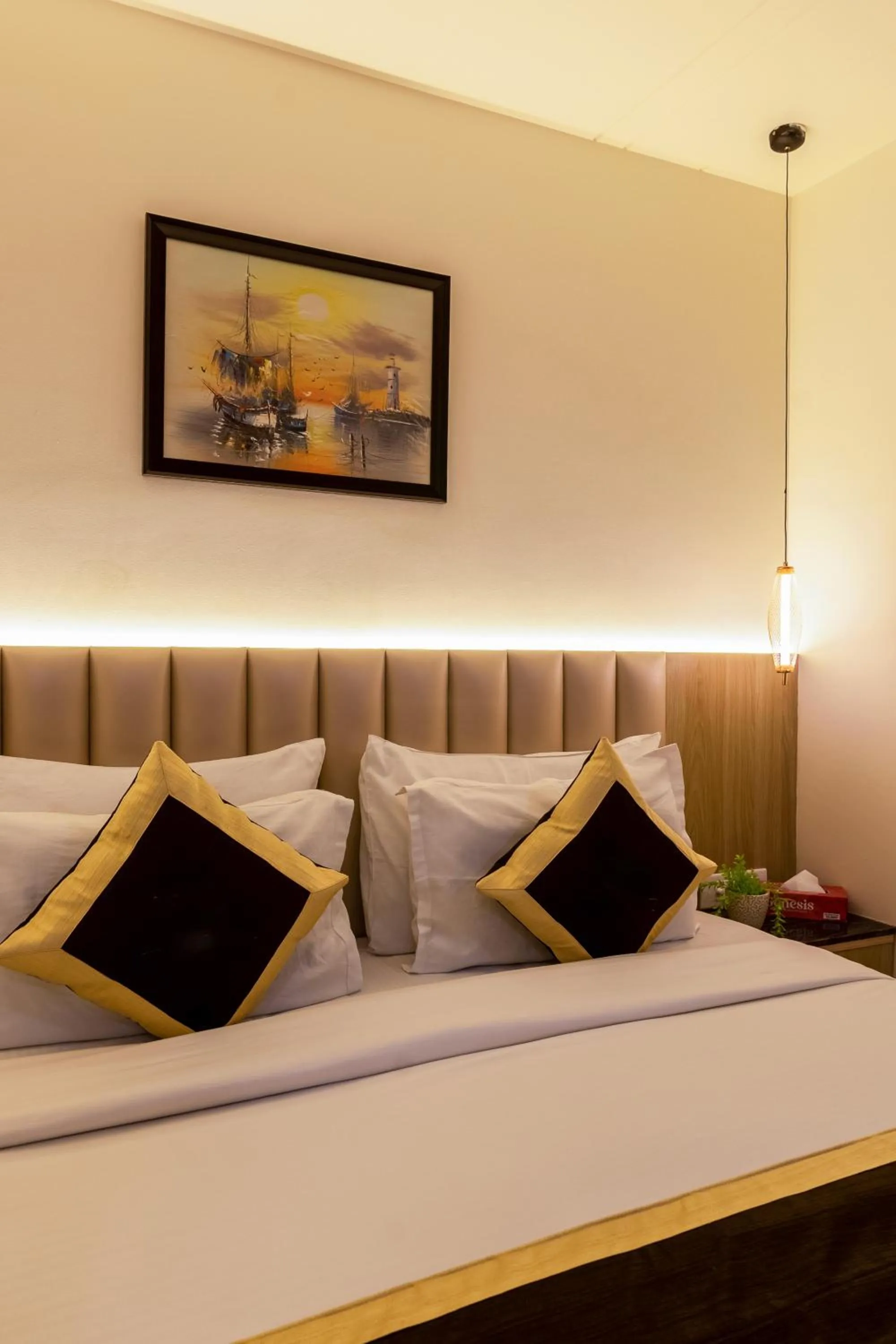 Bed in Dahabi Venue Premium- 9 min fr Delhi Airport