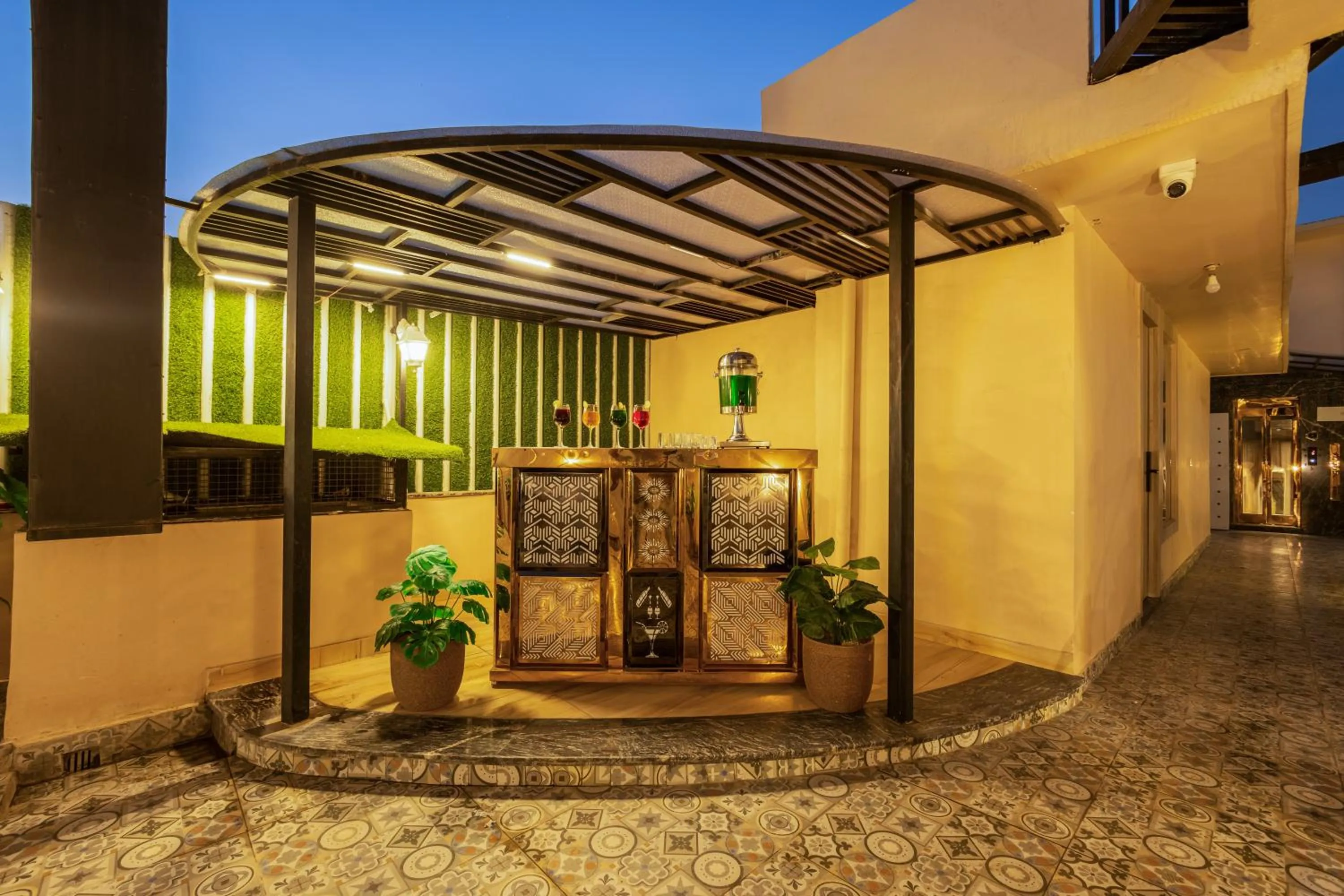 Patio in Dahabi Venue Premium- 9 min fr Delhi Airport