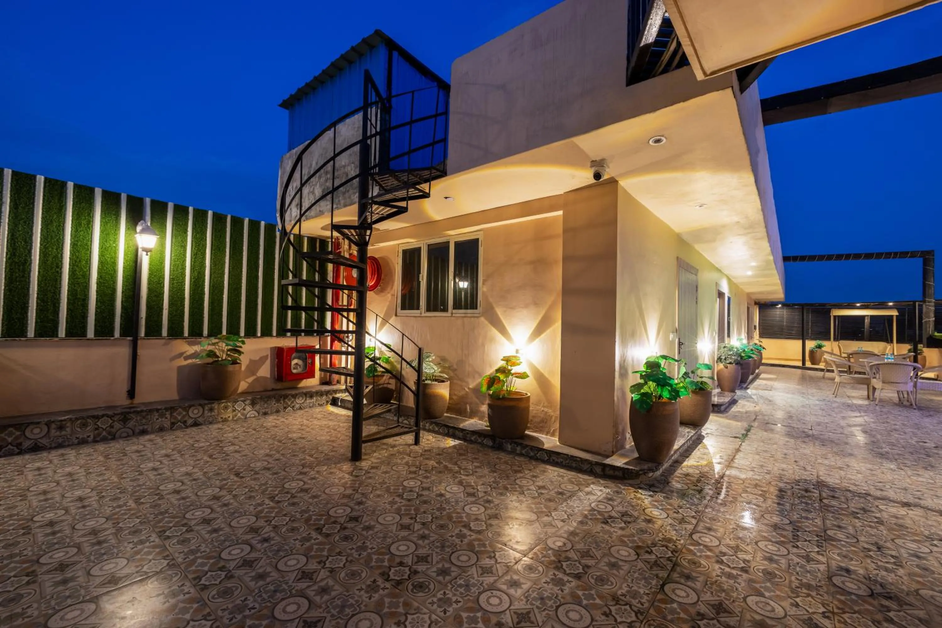 Patio in Dahabi Venue Premium- 9 min fr Delhi Airport