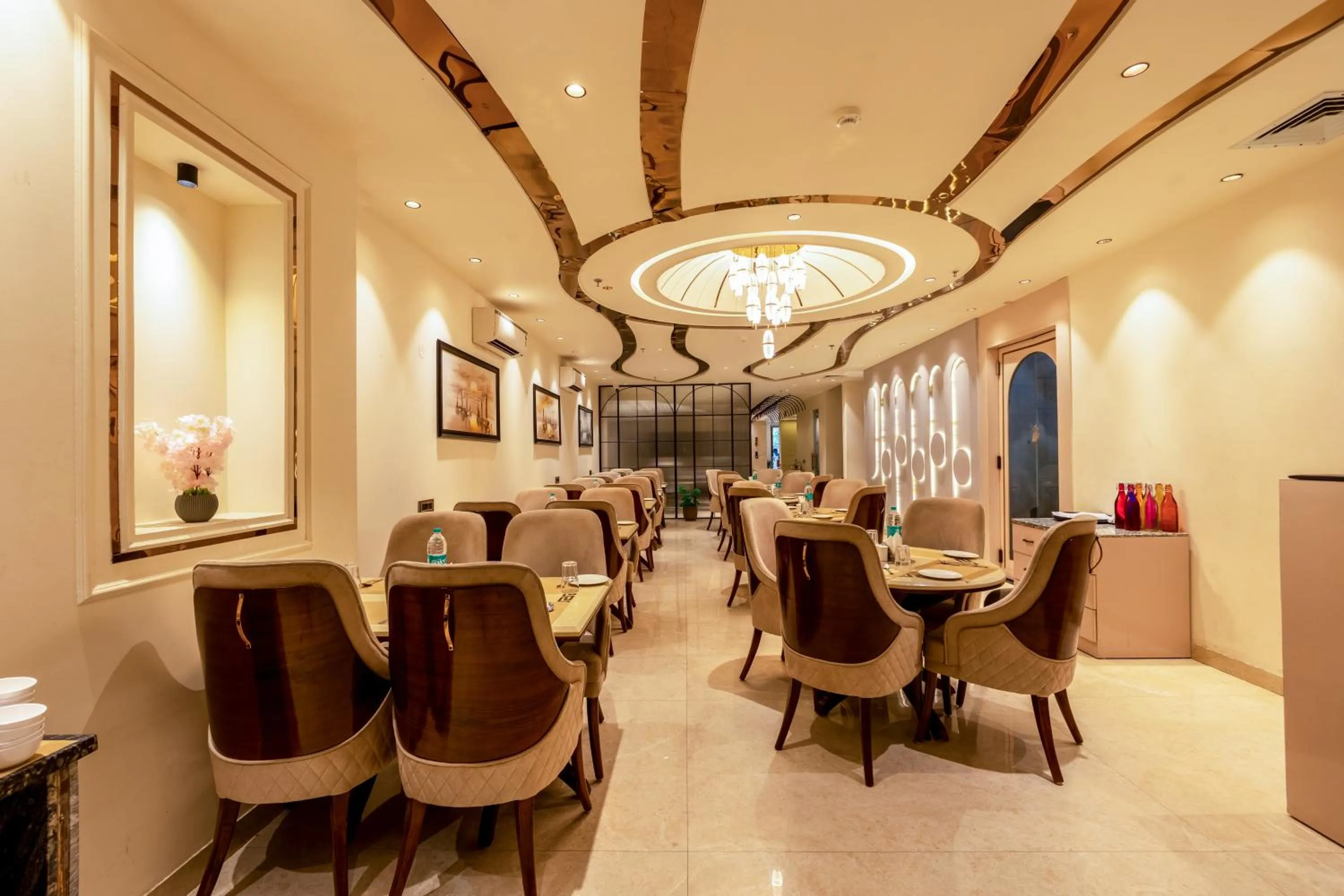 Restaurant/places to eat in Dahabi Venue Premium- 9 min fr Delhi Airport